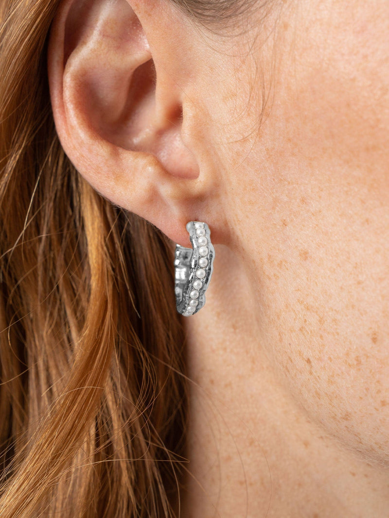 Jacqueline Molten Pearl Hoop Earrings Silver - Women's Jewellery | Saint + Sofia® USA