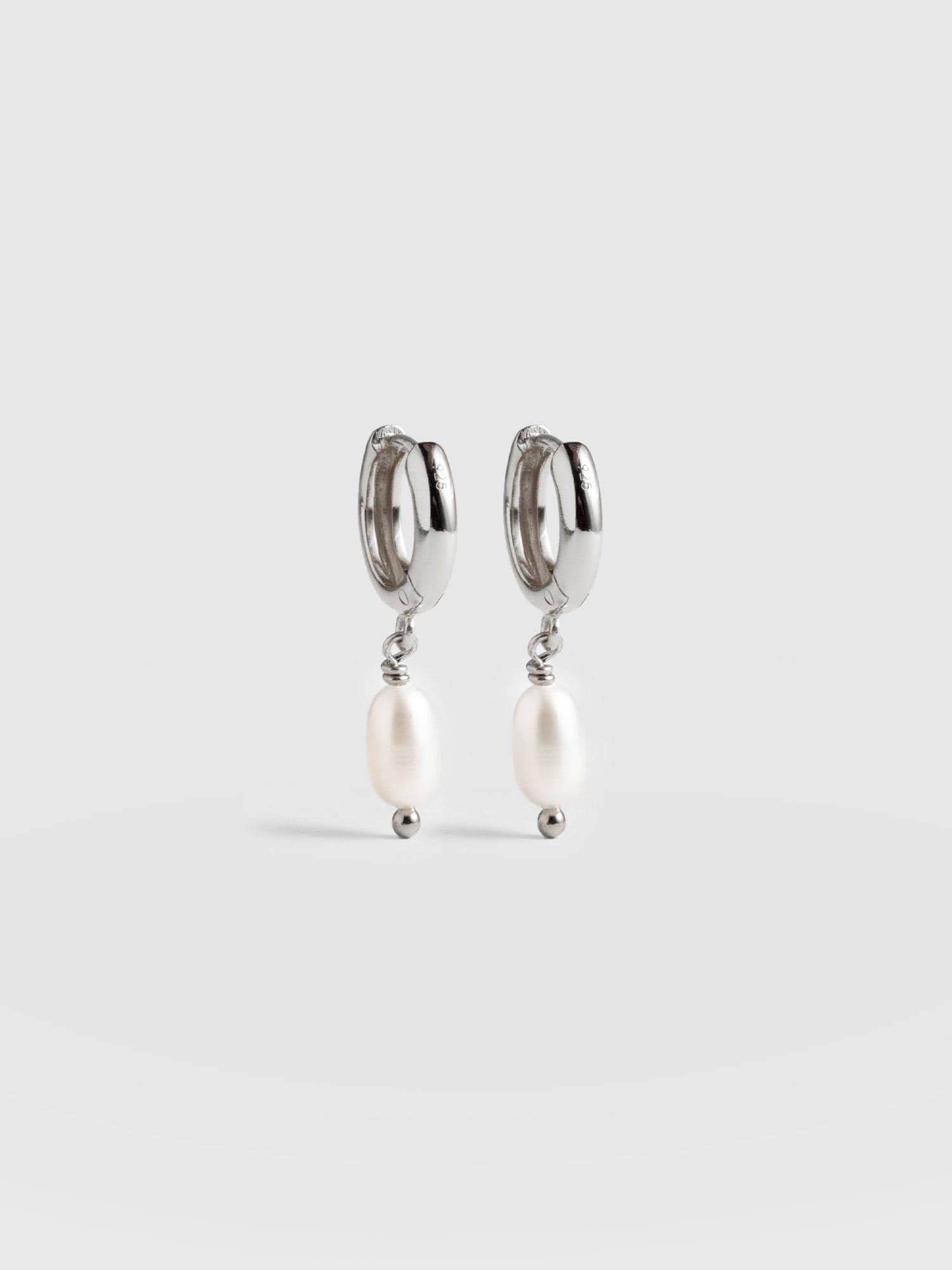 Jacqueline Pearl Huggie Earrings Silver - Women's Jewellery | Saint + Sofia® USA