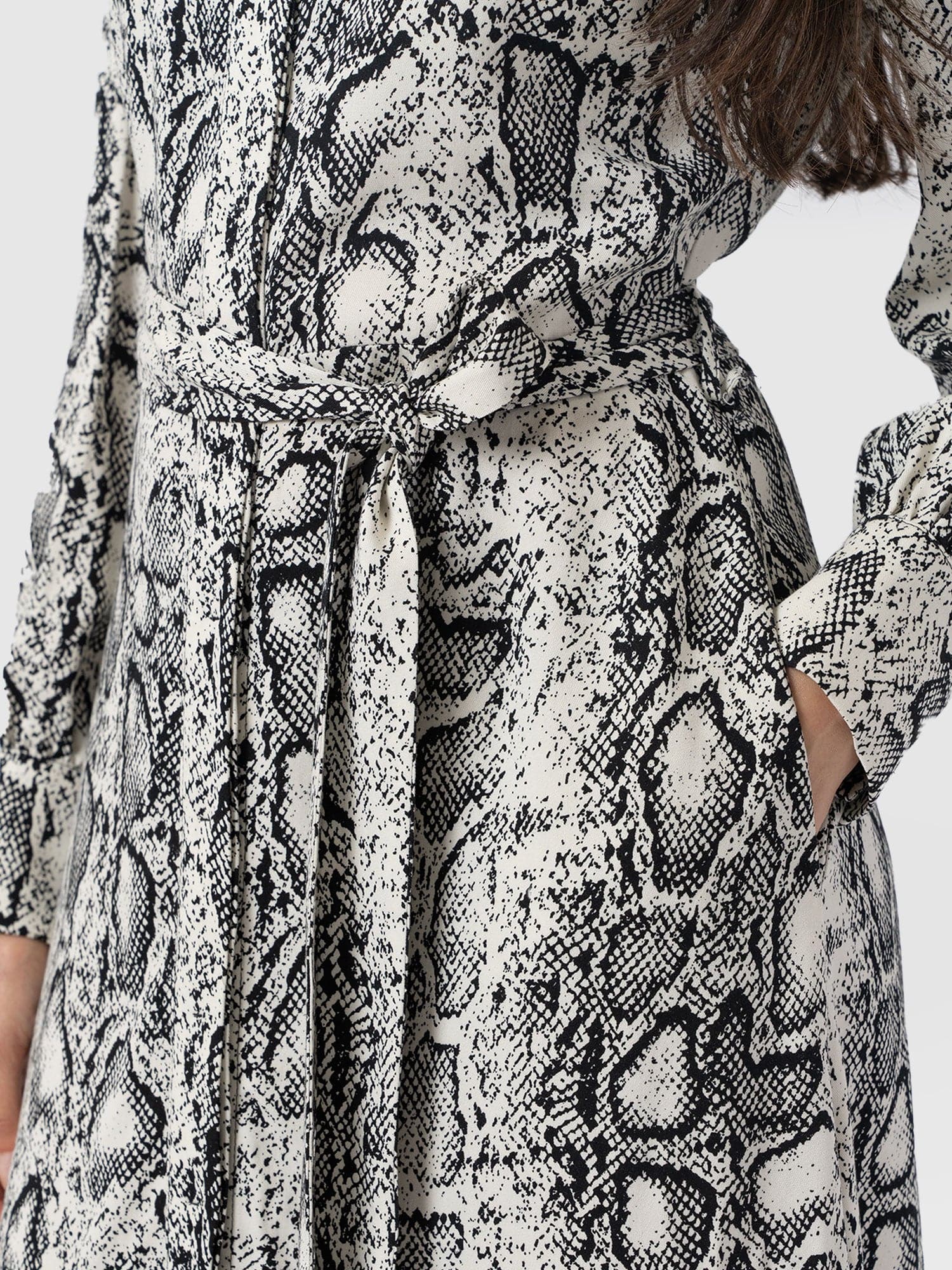 Jacqueline Shirt Dress Cream Snake - Women's Dresses | Saint + Sofia® US