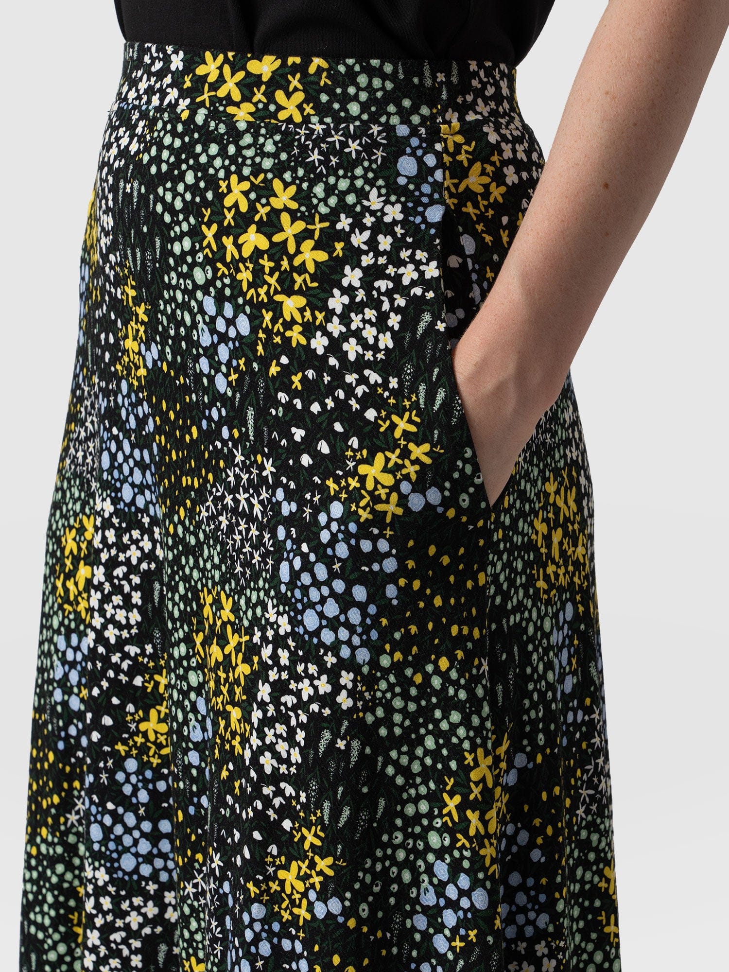 Jersey Riley Skirt Blue Ditsy Floral - Women's Skirts | Saint + Sofia® USA