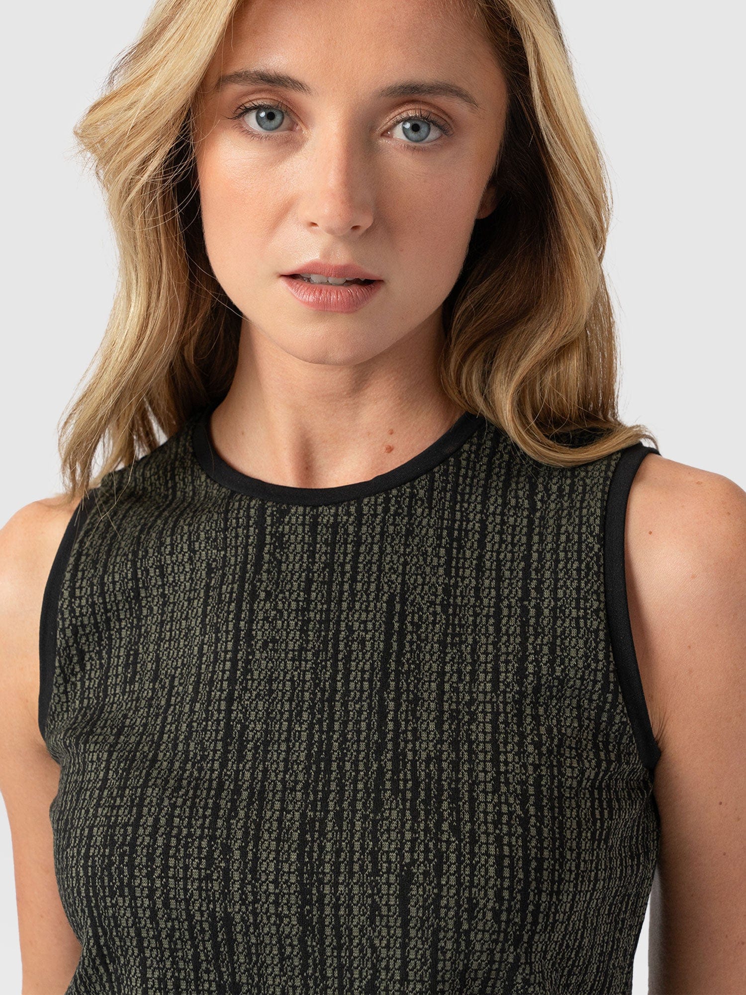 Keller Vest Green Texture - Women's Vests | Saint + Sofia® US