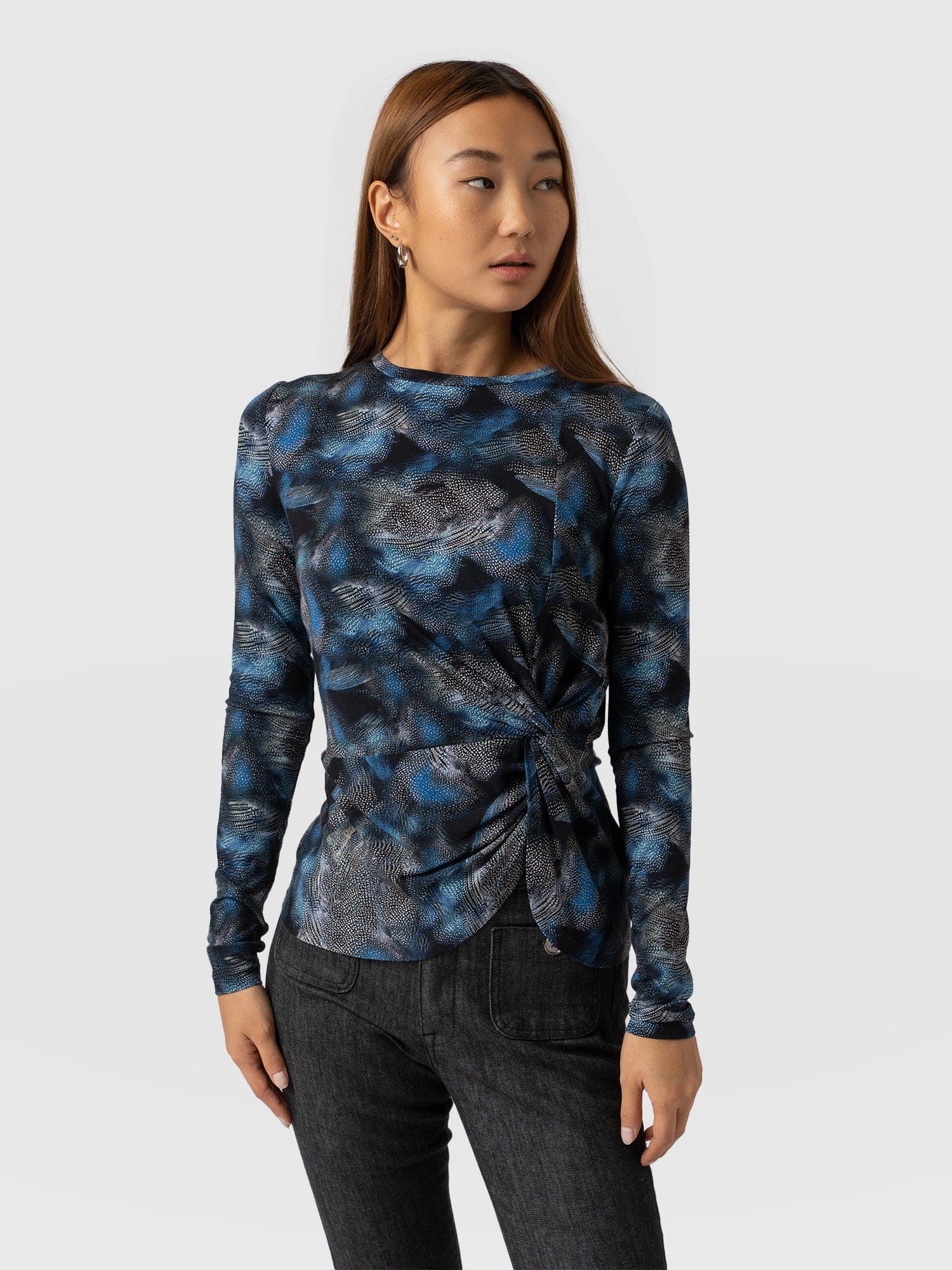 Kensal Twist Long Sleeve Tee Blue Skyfall - Women's Tops | Saint + Sofia® UK