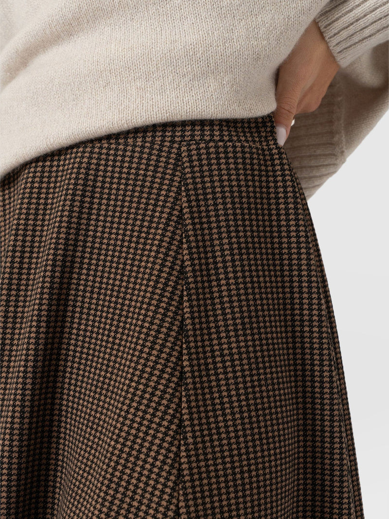Macie Mini Skirt - Brown Mini Houndstooth - Women's Shorts | Saint + Sofia® USA