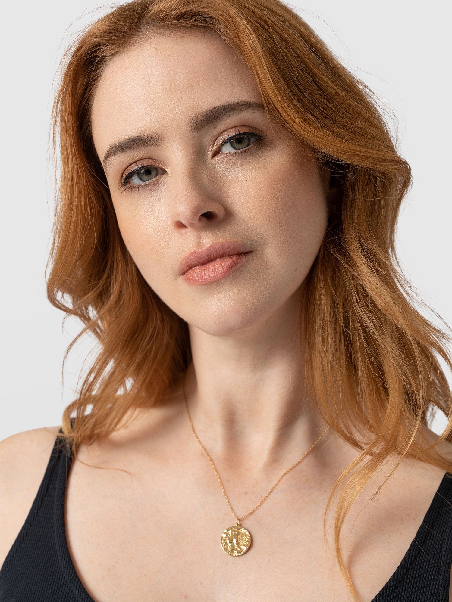 Molten Disc Charm Necklace Gold - Women's Jewellery | Saint + Sofia® UK