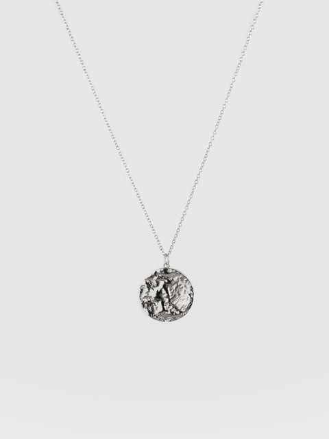 Molten Disc Charm Necklace Silver - Women's Jewellery | Saint + Sofia® USA