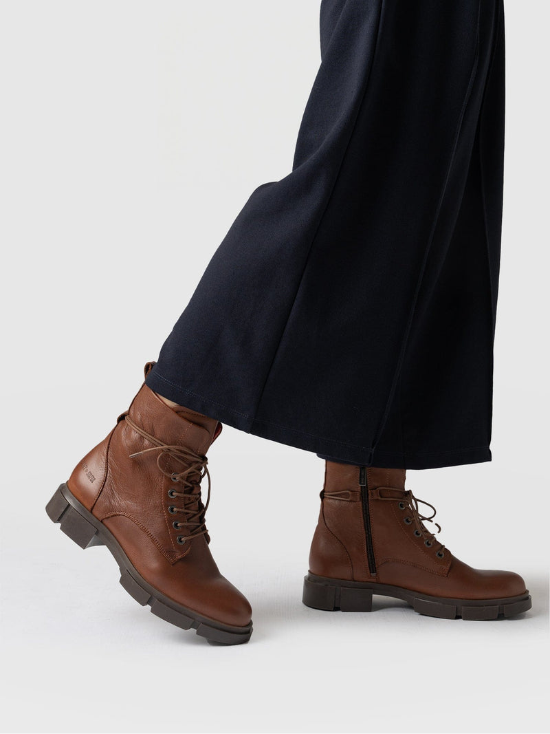 Noho Boot Brown - Women's Leather Boots | Saint + Sofia® USA