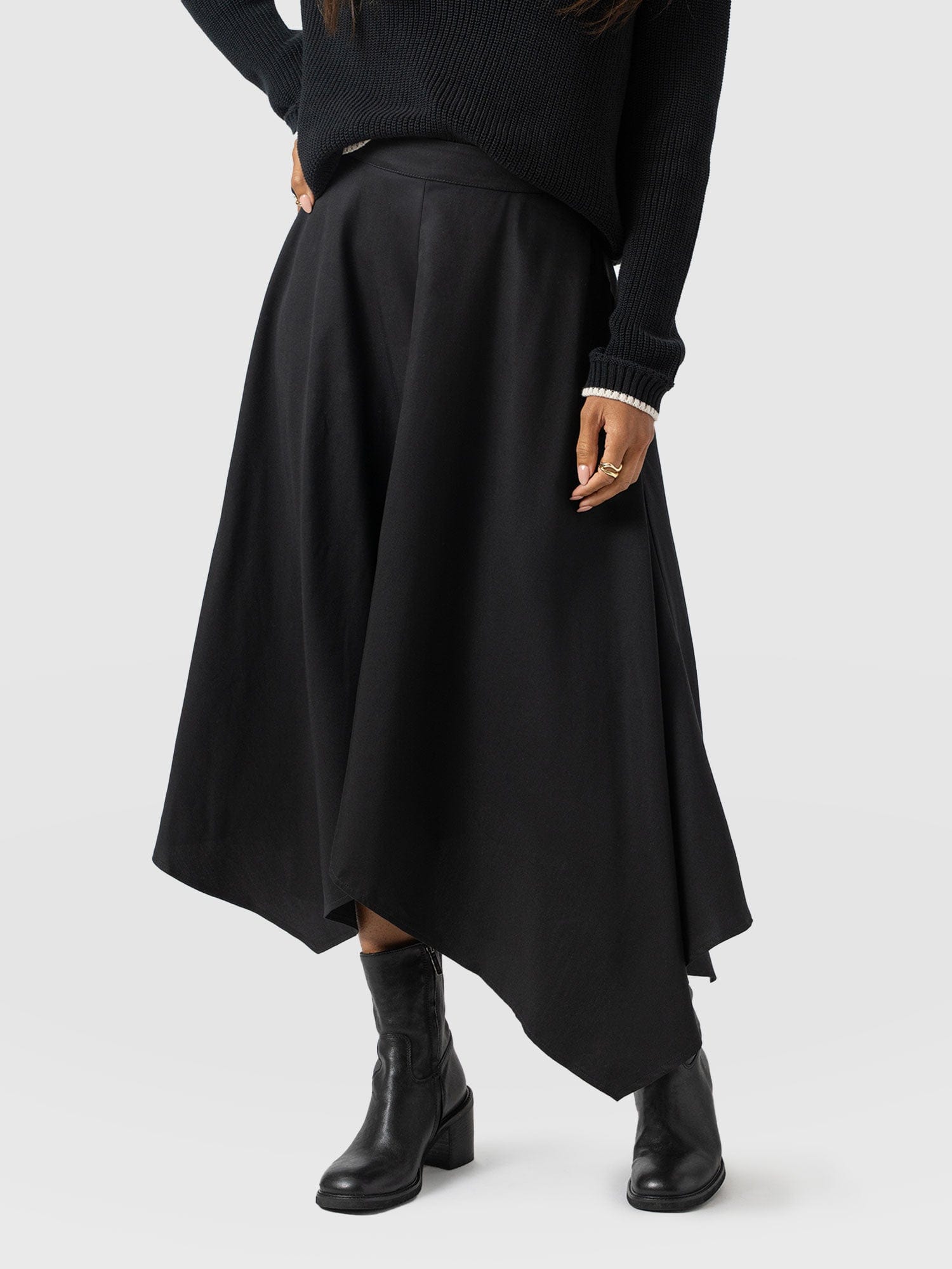 Noho Skirt Black - Women's Skirts | Saint + Sofia® USA