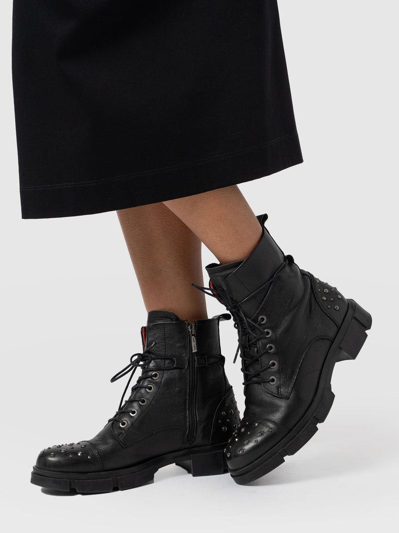 Noho Studded Boot Black - Women's Leather Boots | Saint + Sofia® US