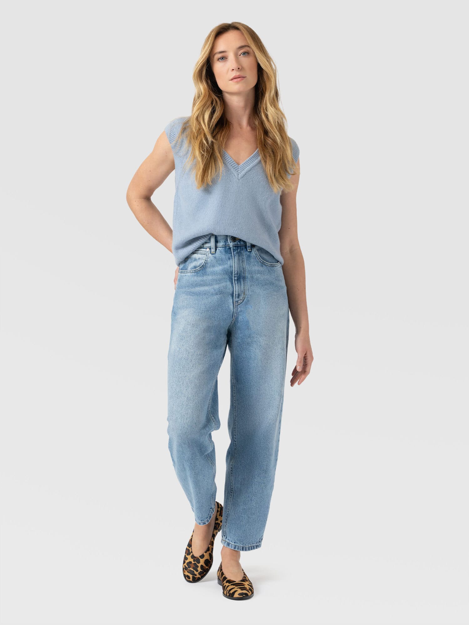 Oxford Cashmere V Neck Sleeveless Knit - Blue - Women's Sweaters | Saint + Sofia® USA