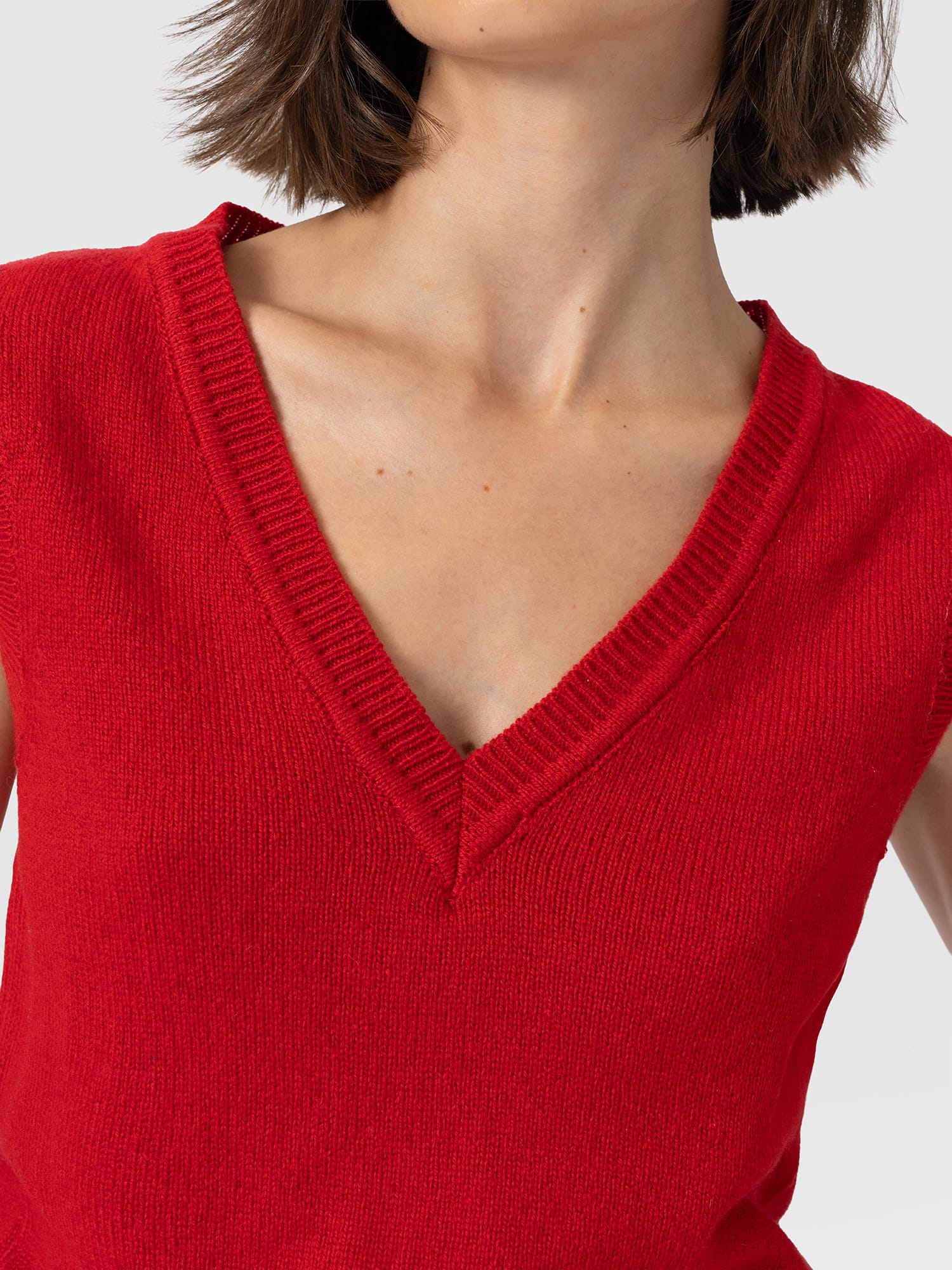 Oxford Cashmere V Neck Sleeveless Knit - Red - Women's Sweaters | Saint and Sofia® USA