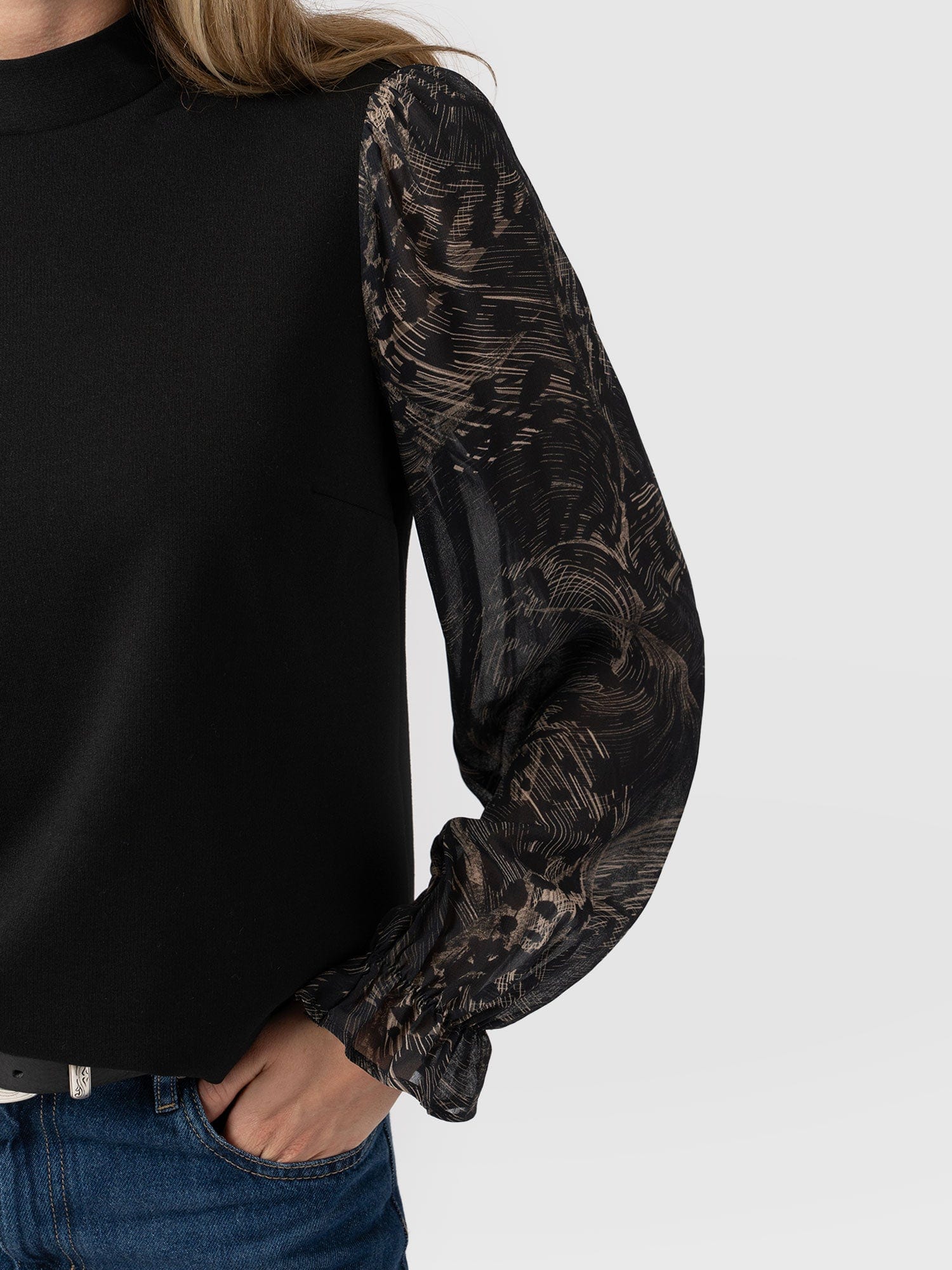 Penny Puff Sleeve Long Sleeve Spot Feather - Women's T-Shirts | Saint + Sofia® US