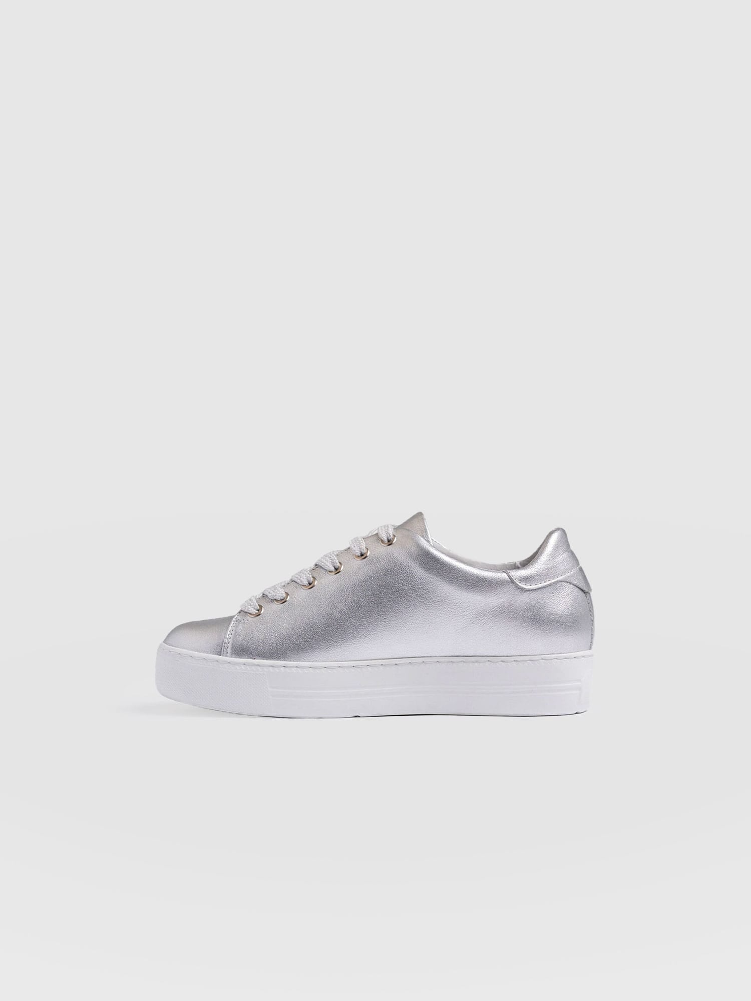 Portland Trainer Silver - Women's Trainers | Saint + Sofia® USA