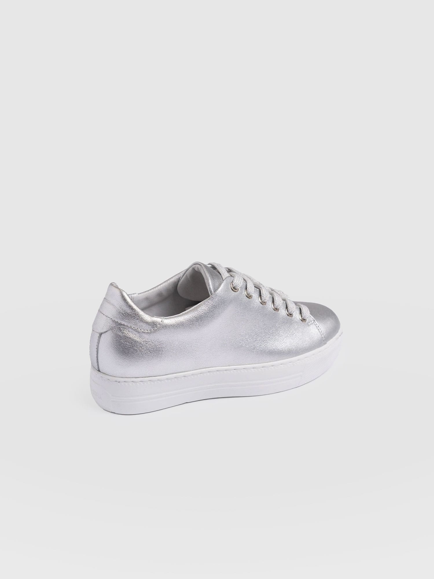 Portland Trainer Silver - Women's Trainers | Saint + Sofia® USA