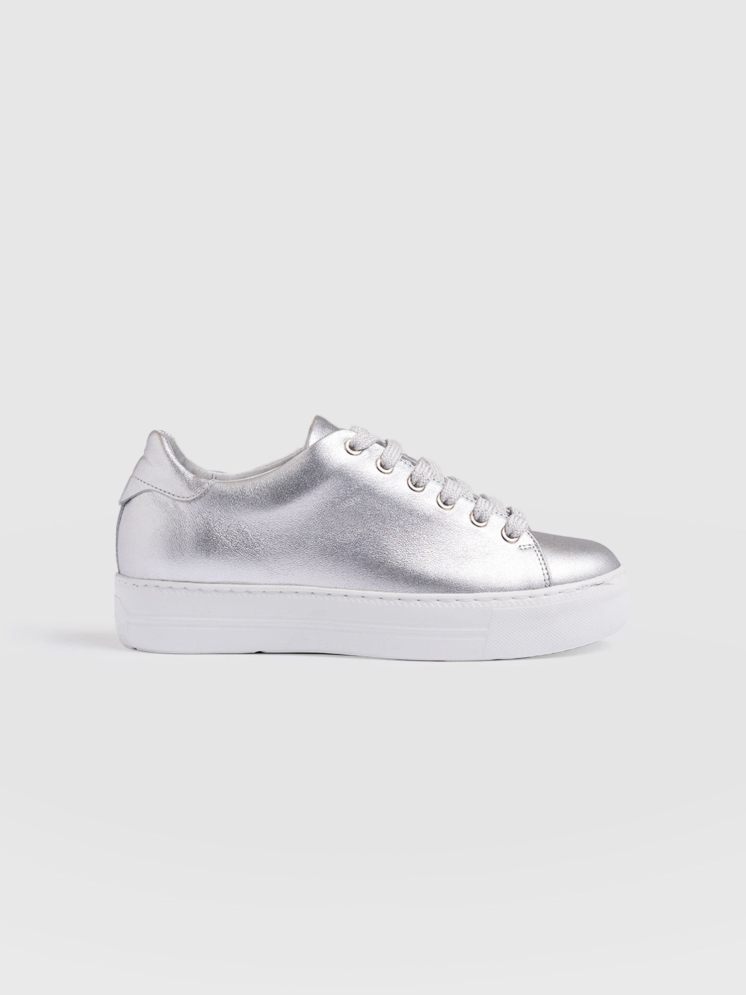 Portland Trainer Silver - Women's Trainers | Saint + Sofia® USA