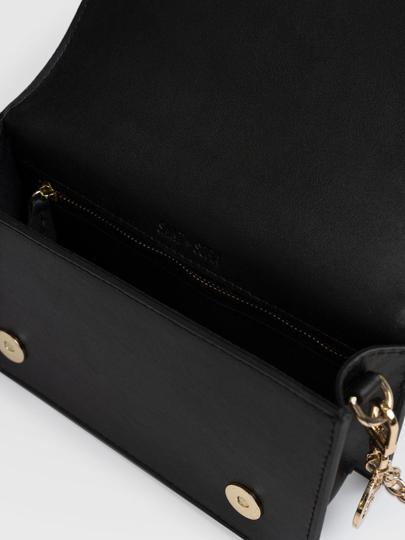 Primrose Chain Wallet Bag Beige/Black Raffia - Women's Bags | Saint + Sofia® USA
