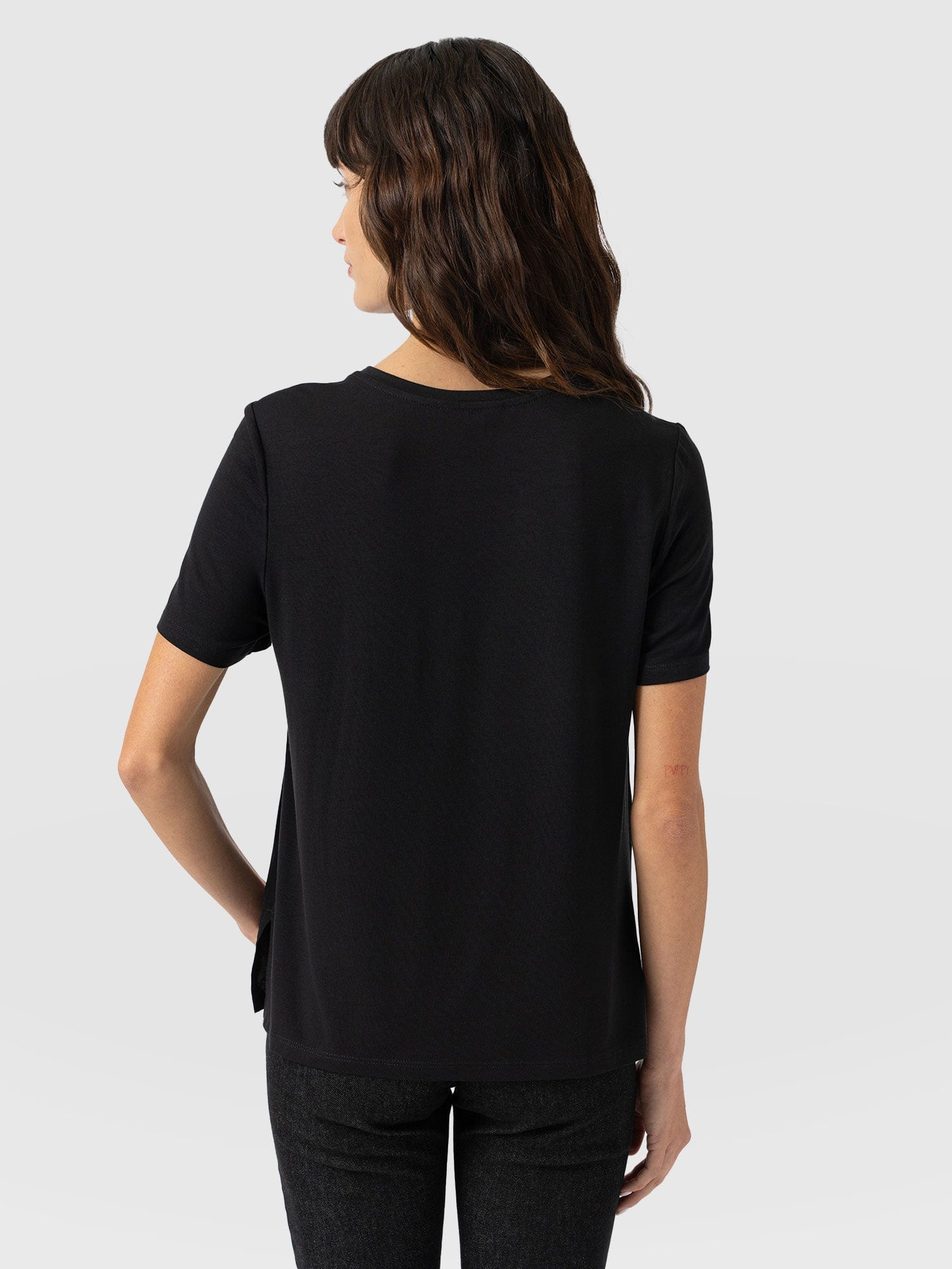 Rayner Contrast Tee Black - Women's T-Shirts | Saint + Sofia® US