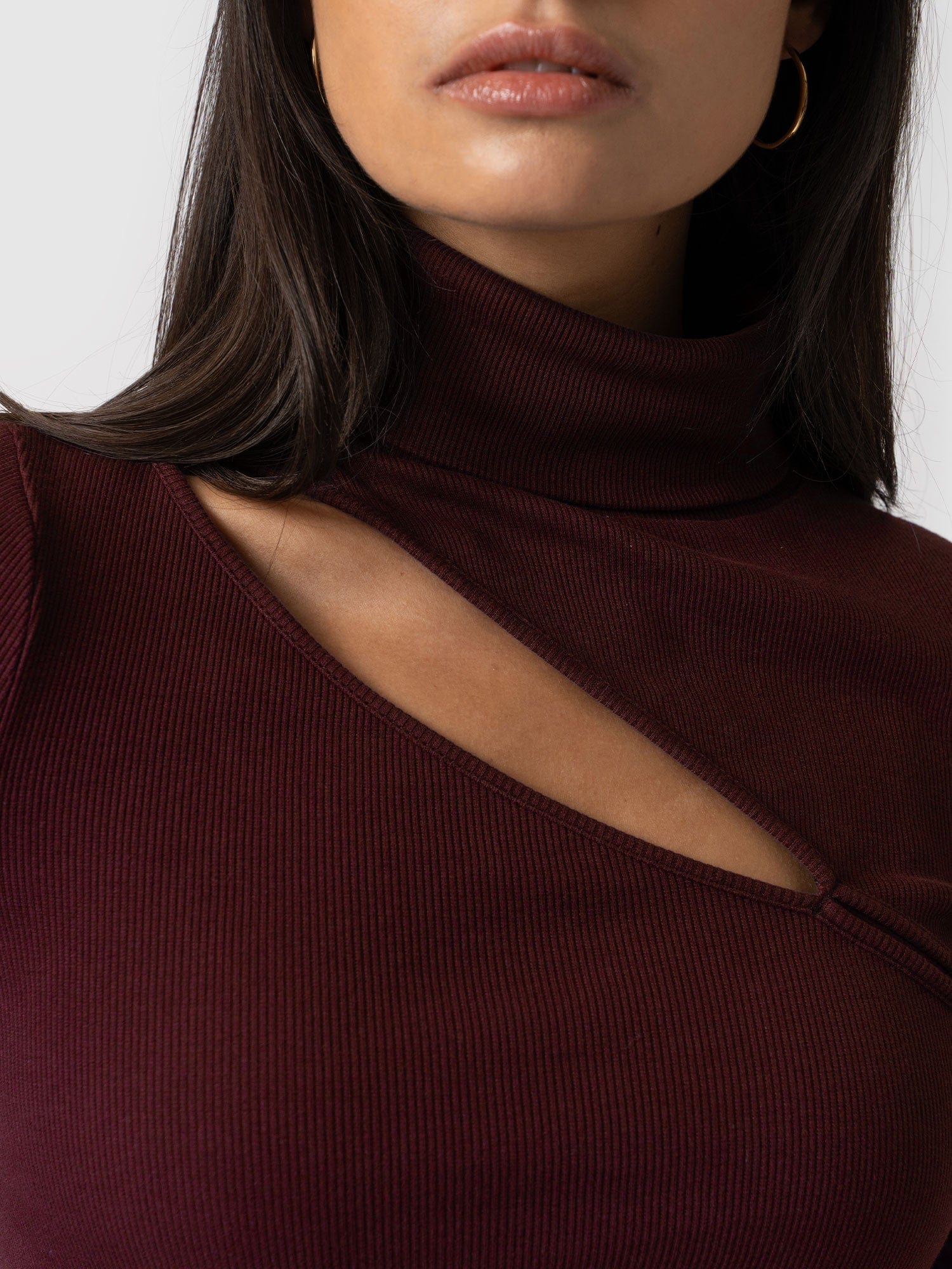 Reveal Turtle Neck Burgundy - Women's Sweaters | Saint + Sofia® USA