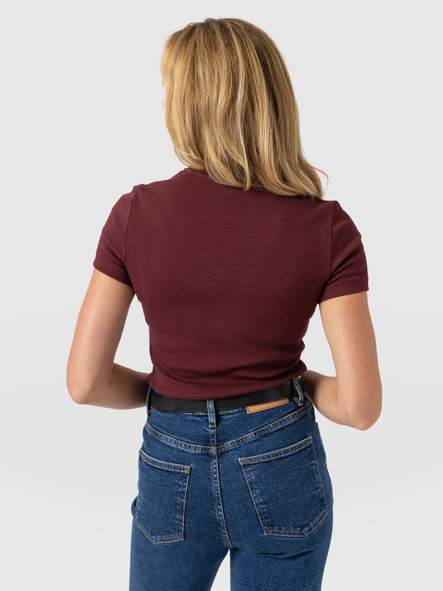 Ribbed Short Sleeve Tee - Burgundy - Women's T-shirts | Saint + Sofia® USA