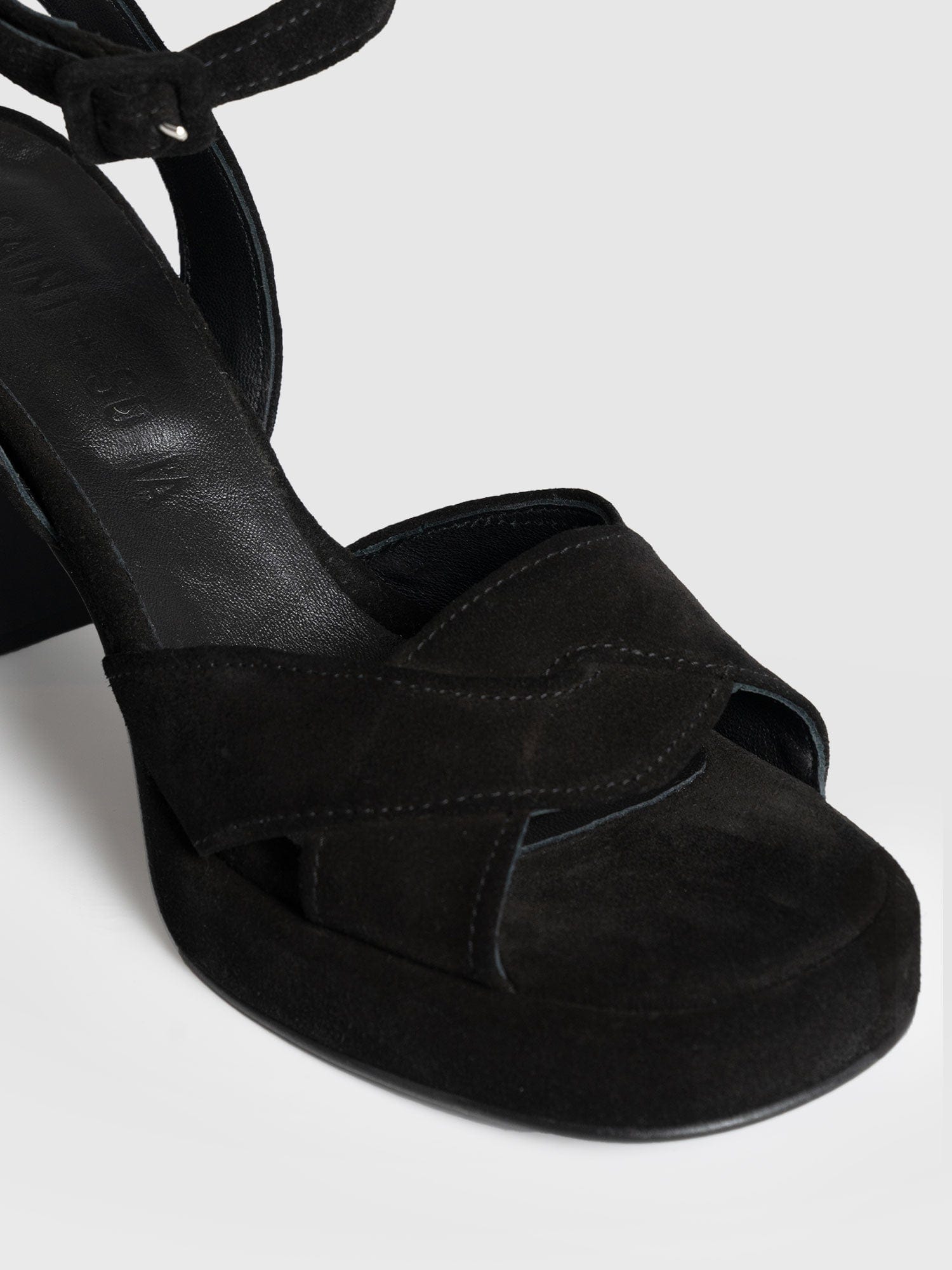 Roux Platform Heels - Black - Women's Shoes | Saint + Sofia® USA