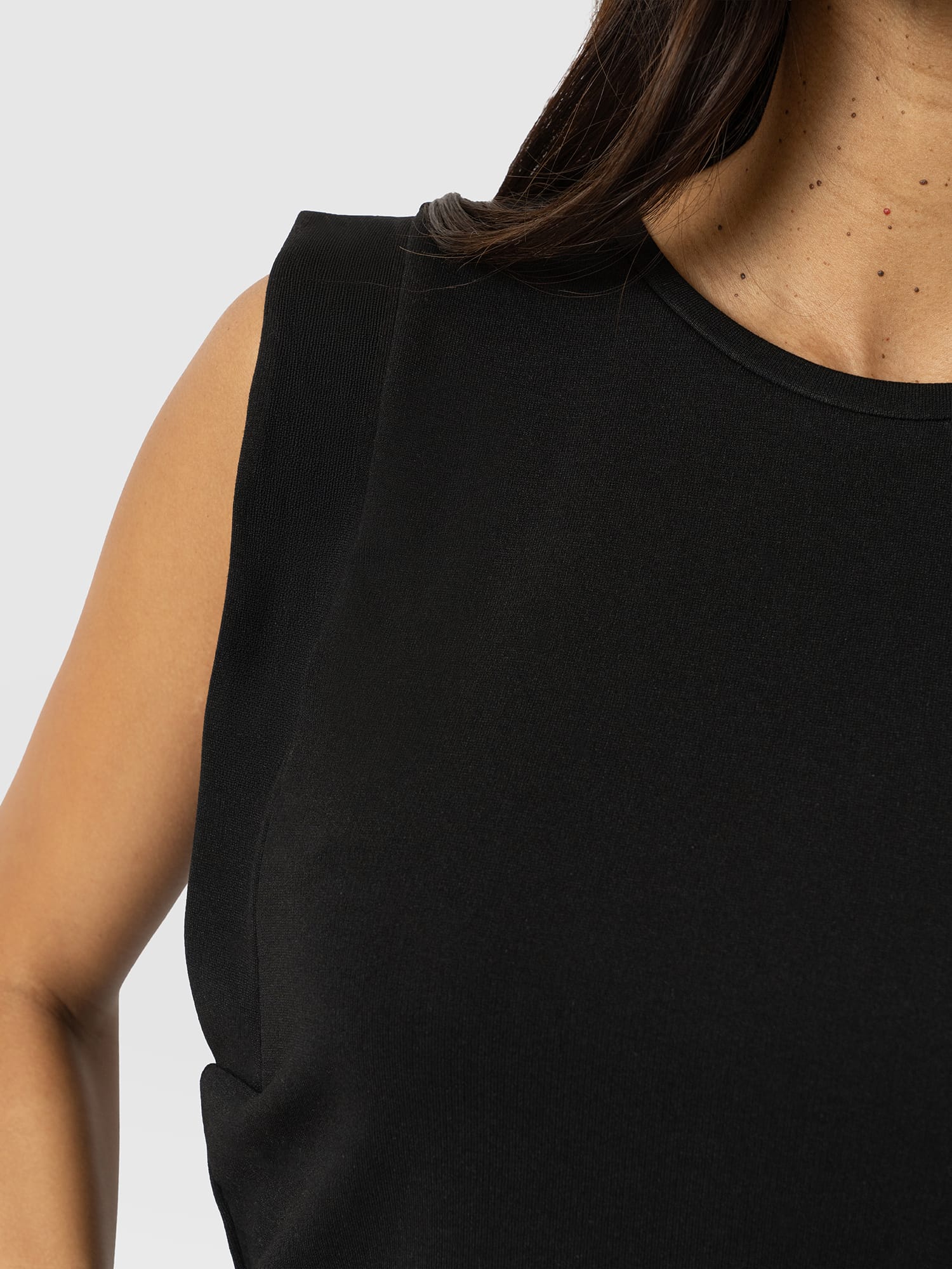 Rowan Tee - Black - Women's Sweaters | Saint + Sofia® USA