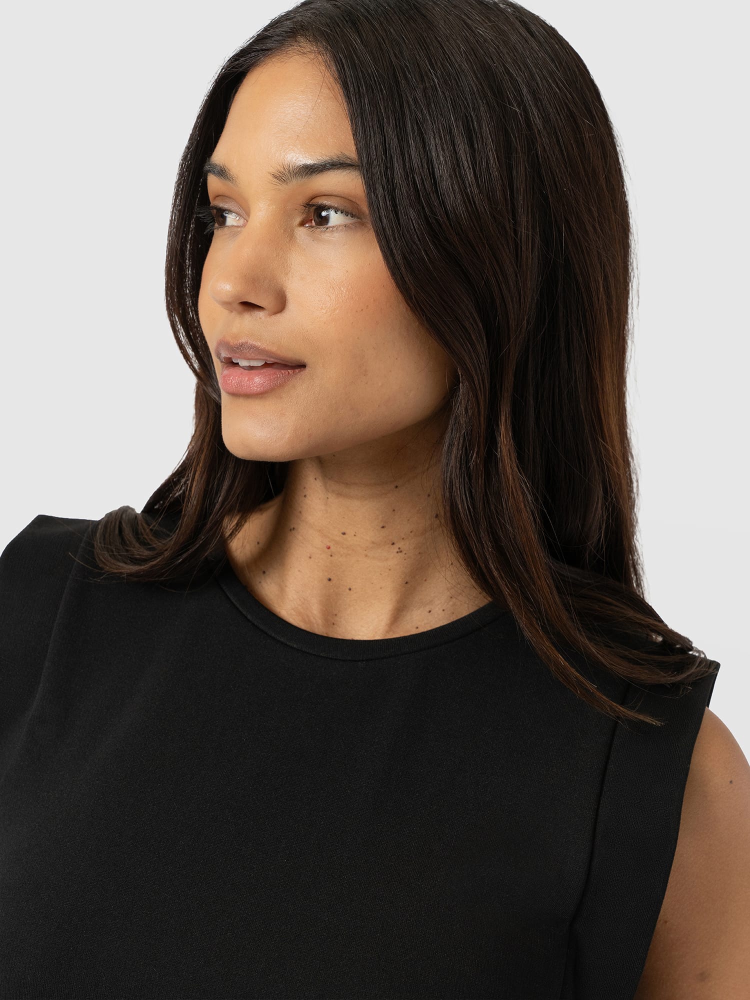 Rowan Tee - Black - Women's Sweaters | Saint + Sofia® USA