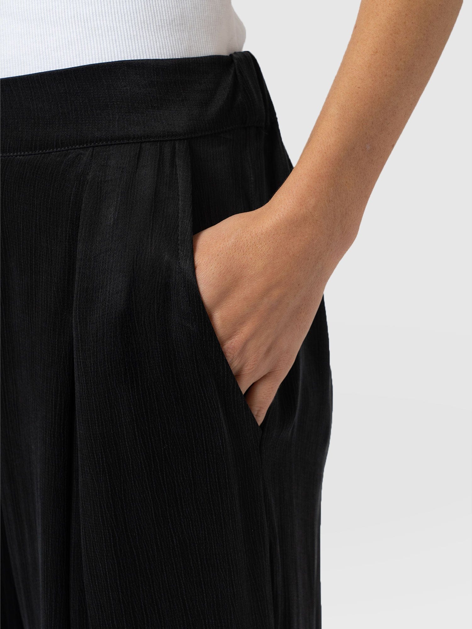 Rowan Wide Leg Pant Black - Women's Pants | Saint and Sofia® USA