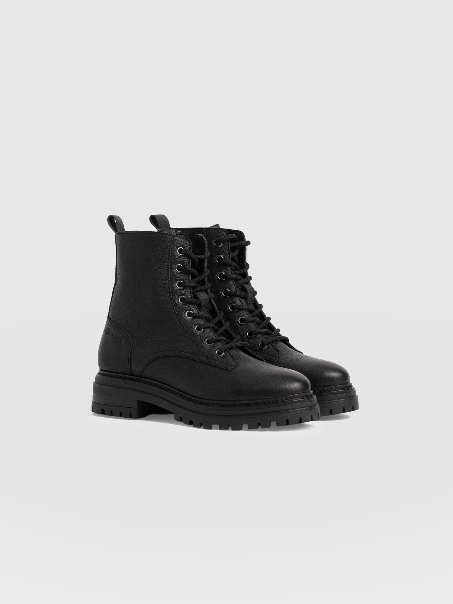 Roxie Boot - Black - Women's Shoes | Saint + Sofia® USA