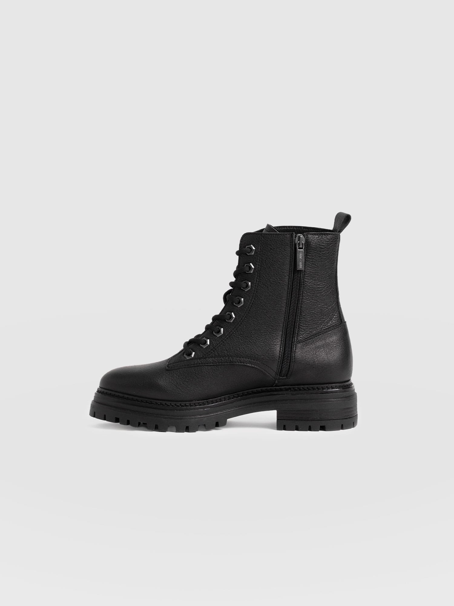 Roxie Boot - Black - Women's Shoes | Saint + Sofia® USA