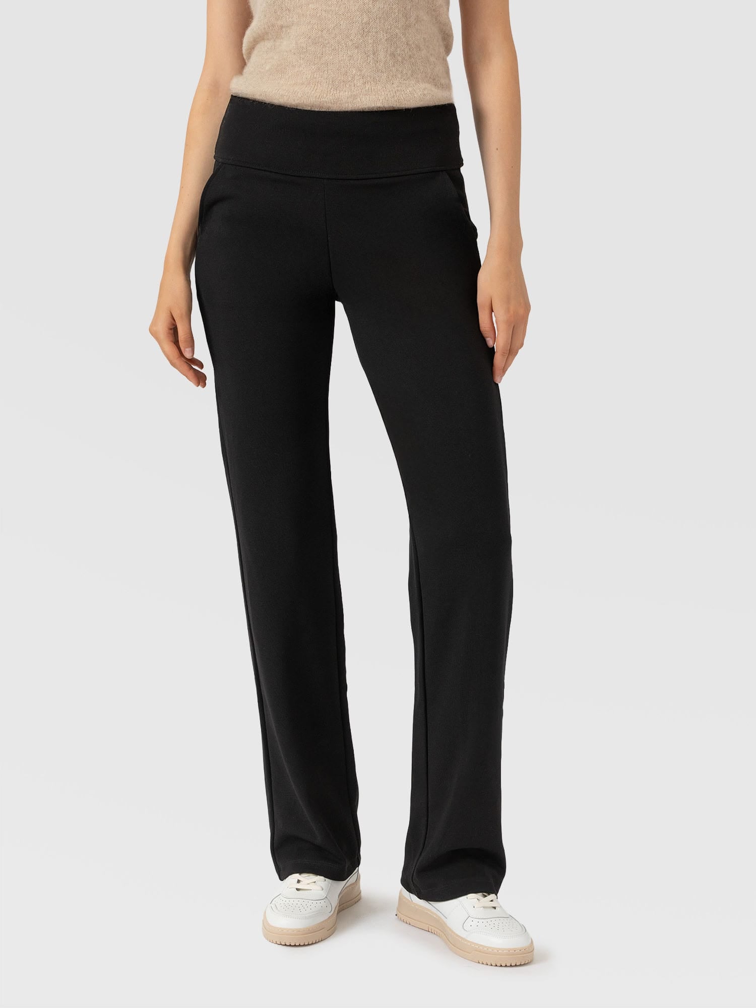 Runway Pant Black - Women's Pants | Saint and Sofia® USA