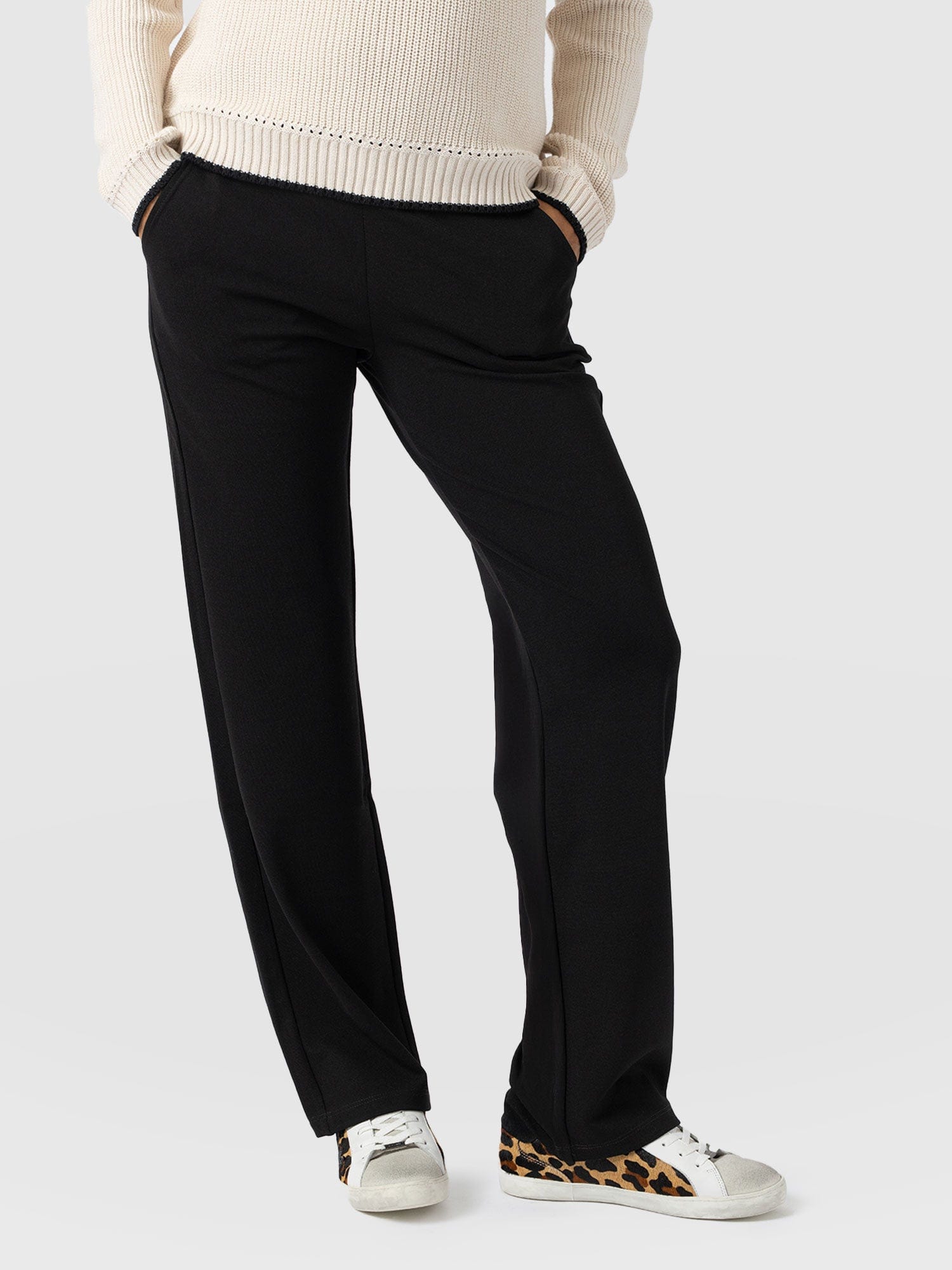 Runway Pant Black - Women's Pants | Saint + Sofia® USA