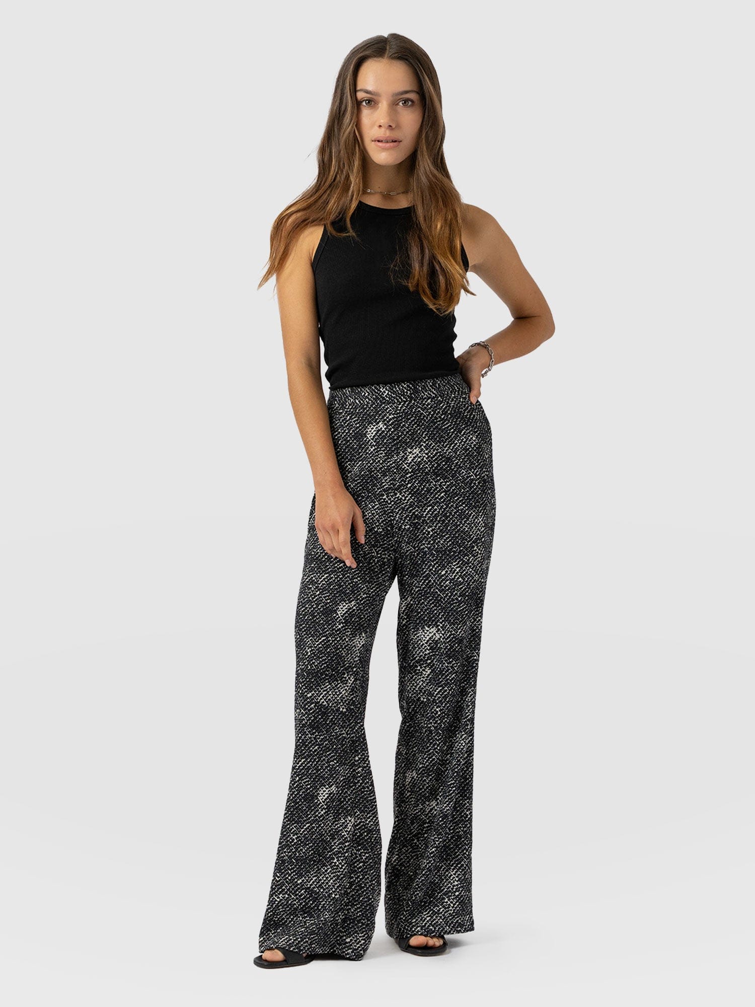 Sawyer Pant Monochrome Gothica - Women's Pants | Saint + Sofia® USA