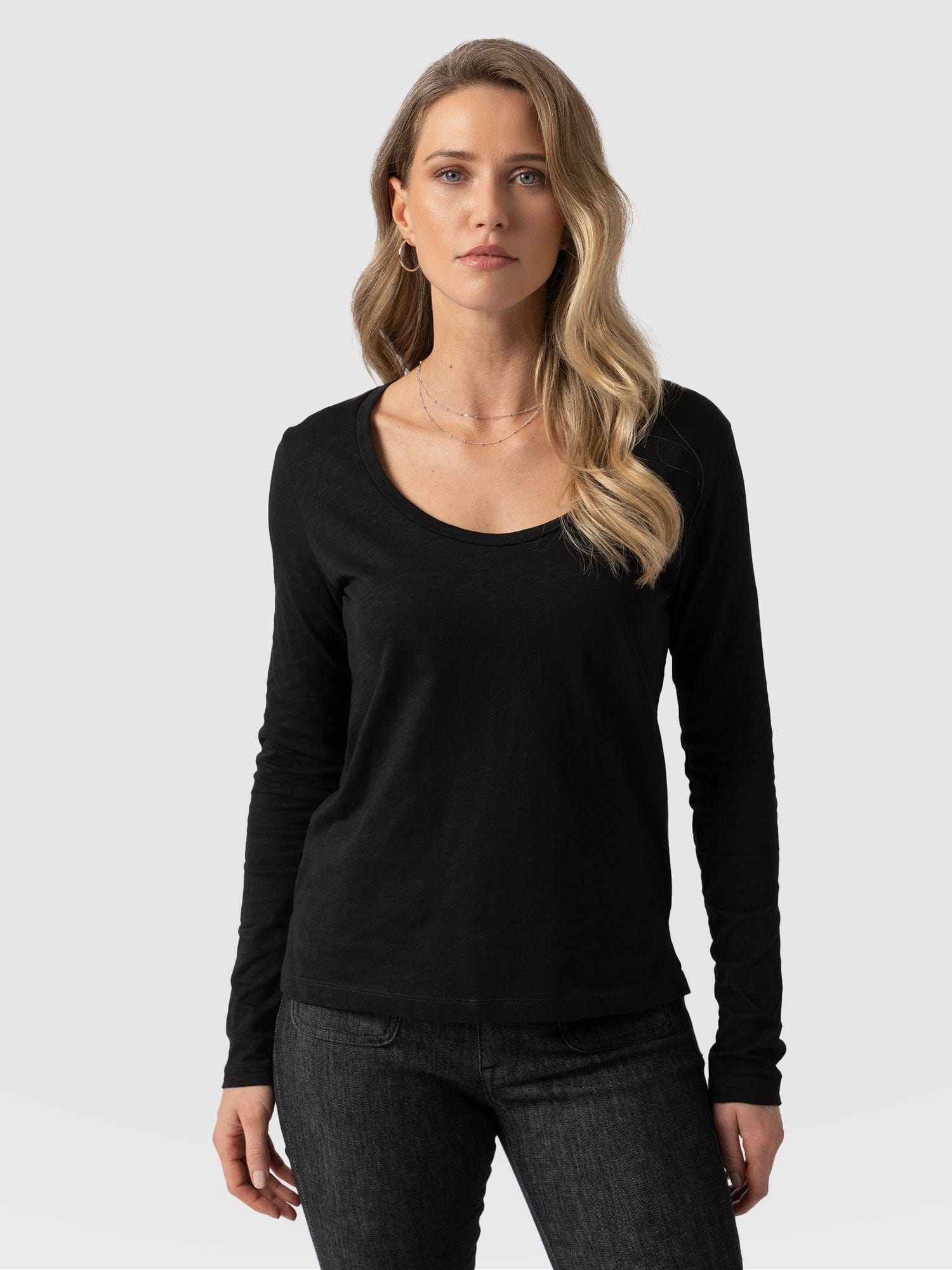 Scoop Neck Long Sleeve Tee Black - Women's Tops | Saint + Sofia® UK