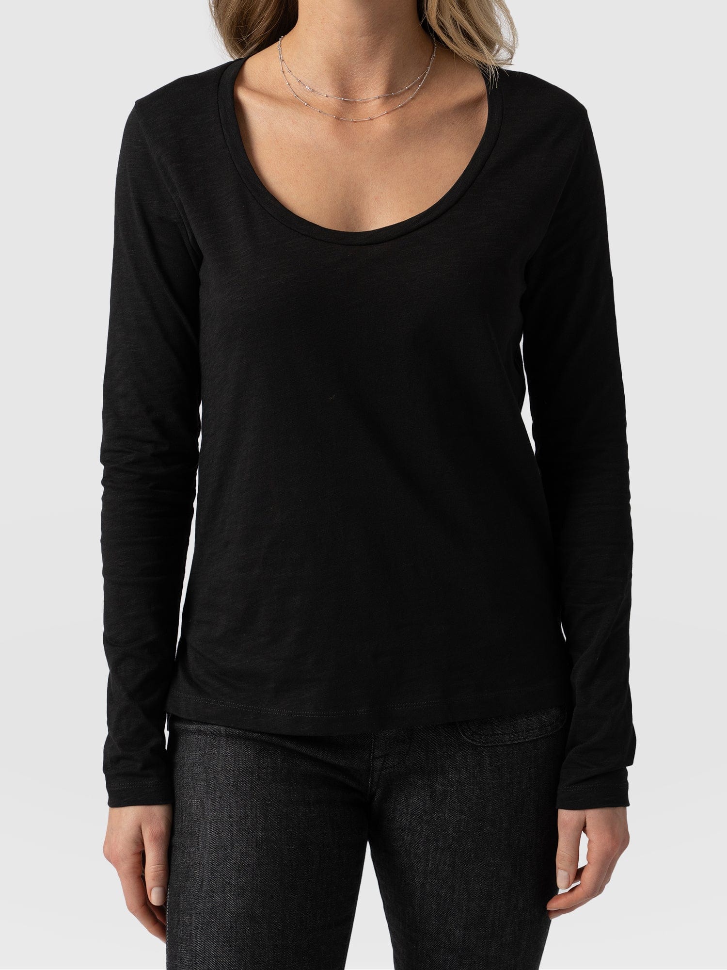 Scoop Neck Long Sleeve Tee Black - Women's Tops | Saint + Sofia® UK