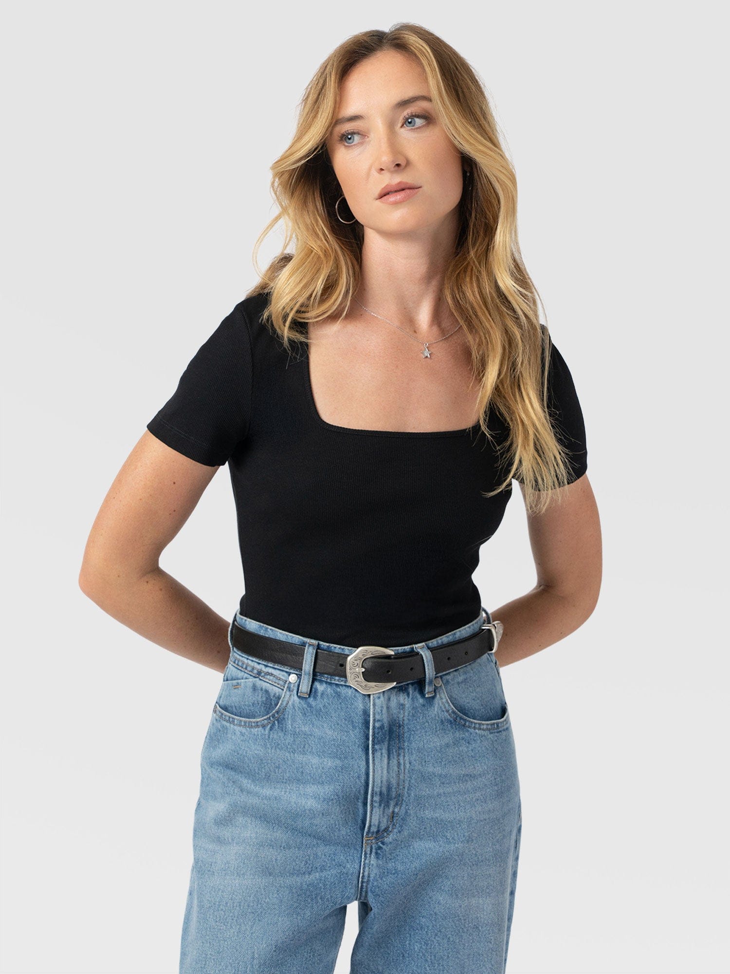 Sloane Ribbed Short Sleeve Tee - Black - Women's T-shirts | Saint + Sofia® USA