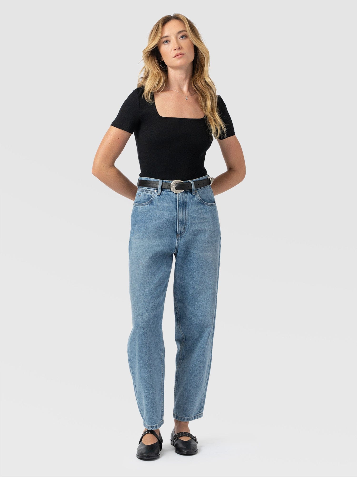 Sloane Ribbed Short Sleeve Tee - Black - Women's T-shirts | Saint + Sofia® USA