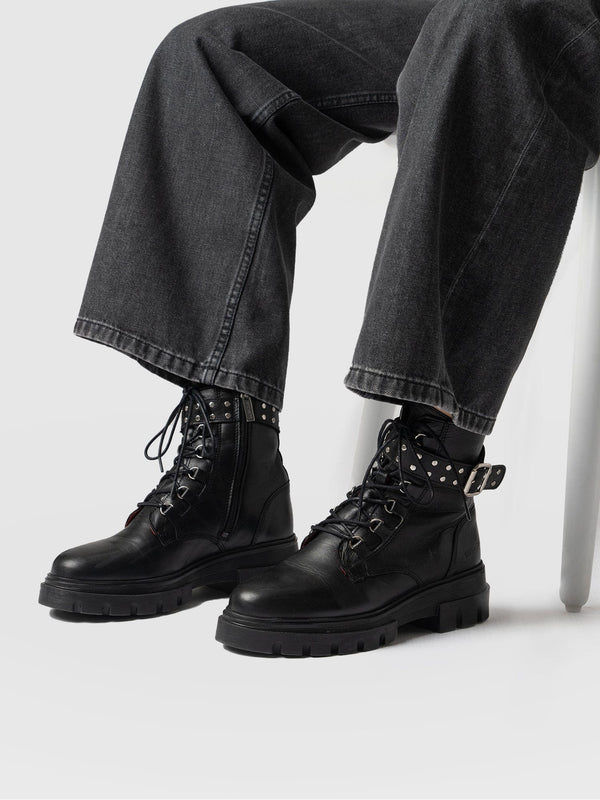 Southbank Studded Boot Black - Women's Leather Boots | Saint + Sofia® USA