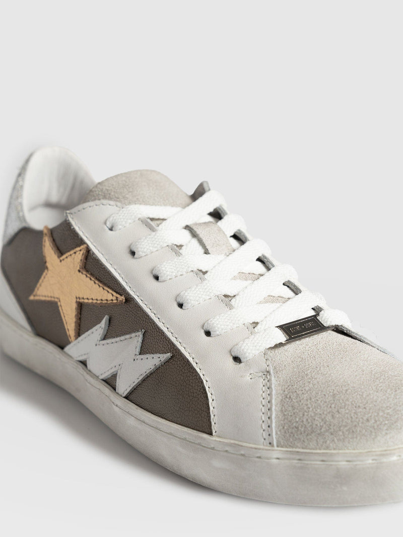 Spitalfields Sneakers Metallic Gold - Women's Sneakers | Saint + Sofia® US