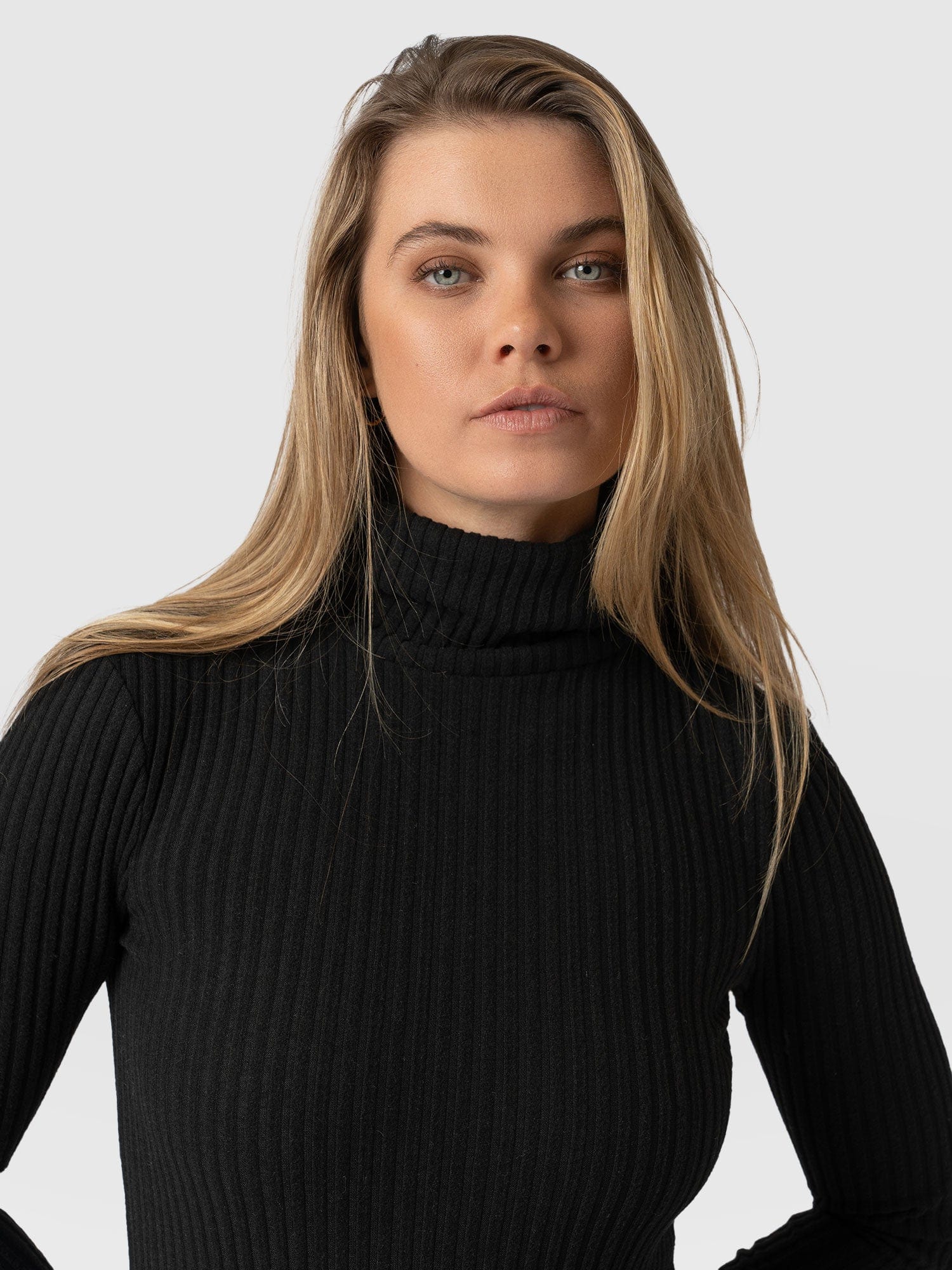 Tempest Turtle Neck Black - Women's Tops | Saint + Sofia® USA