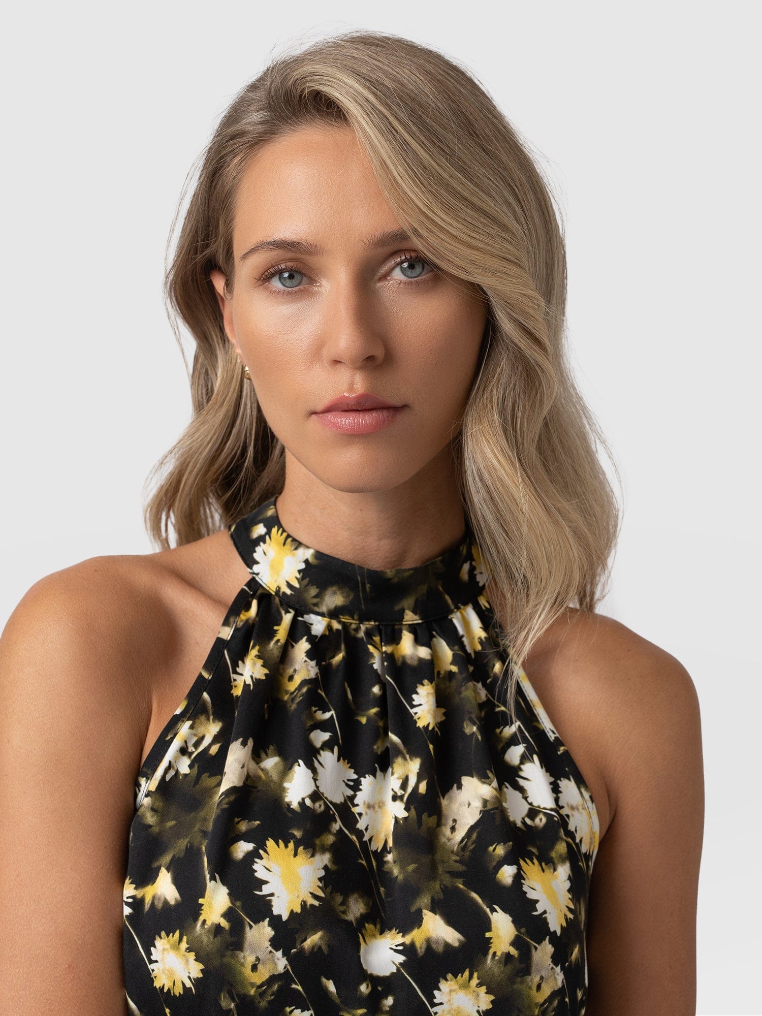 Tilda Halter Neck Black Daisy Floral - Women's T-Shirts | Saint + Sofia® UK