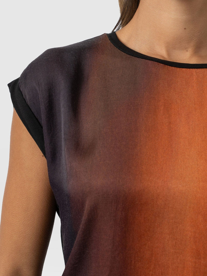Turn Up Contrast Tee Amber Gradient - Women's T-Shirts | Saint + Sofia® UK
