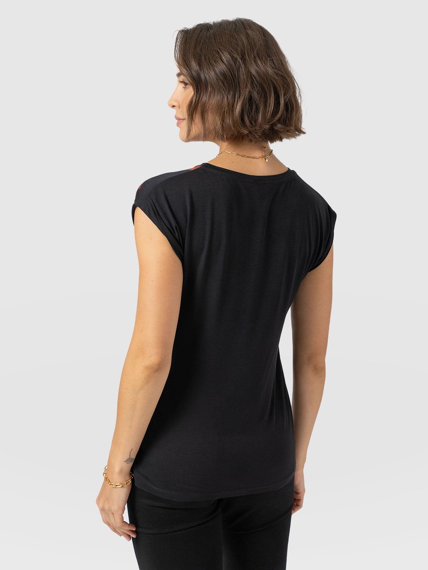 Turn Up Contrast Tee - Autumn Floral - Women's T-shirts | Saint + Sofia® USA