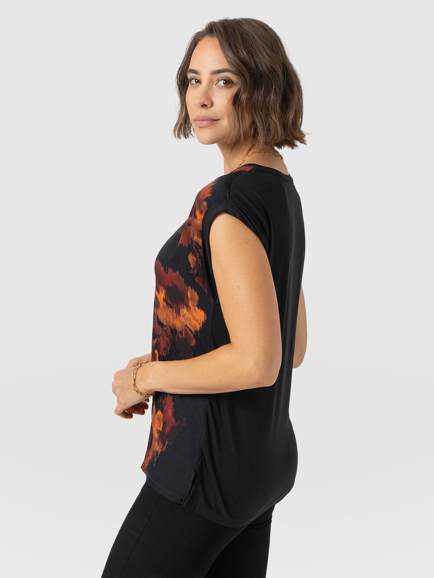 Turn Up Contrast Tee - Autumn Floral - Women's T-shirts | Saint + Sofia® USA