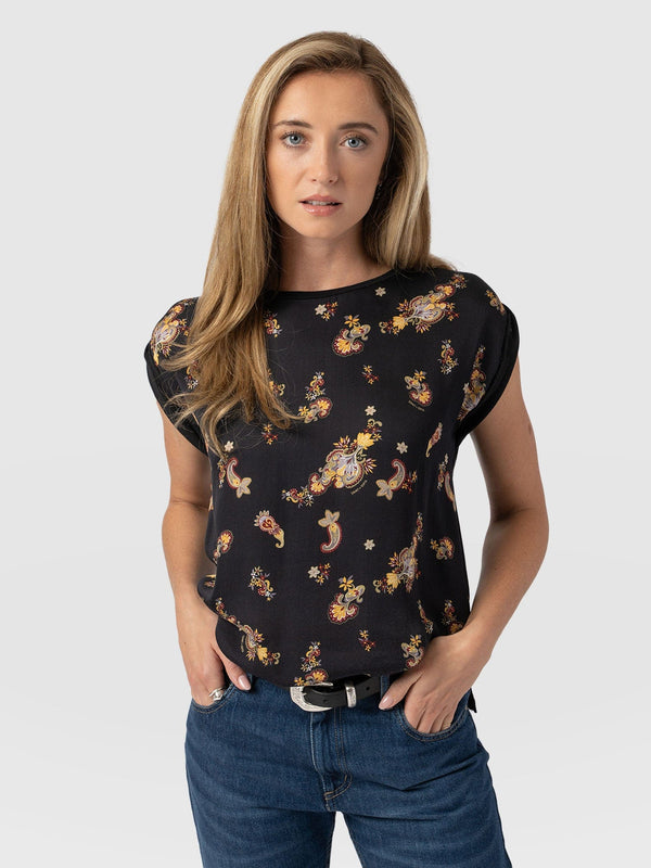 Turn Up Contrast Tee Black Paisley - Women's T-Shirts | Saint + Sofia® US