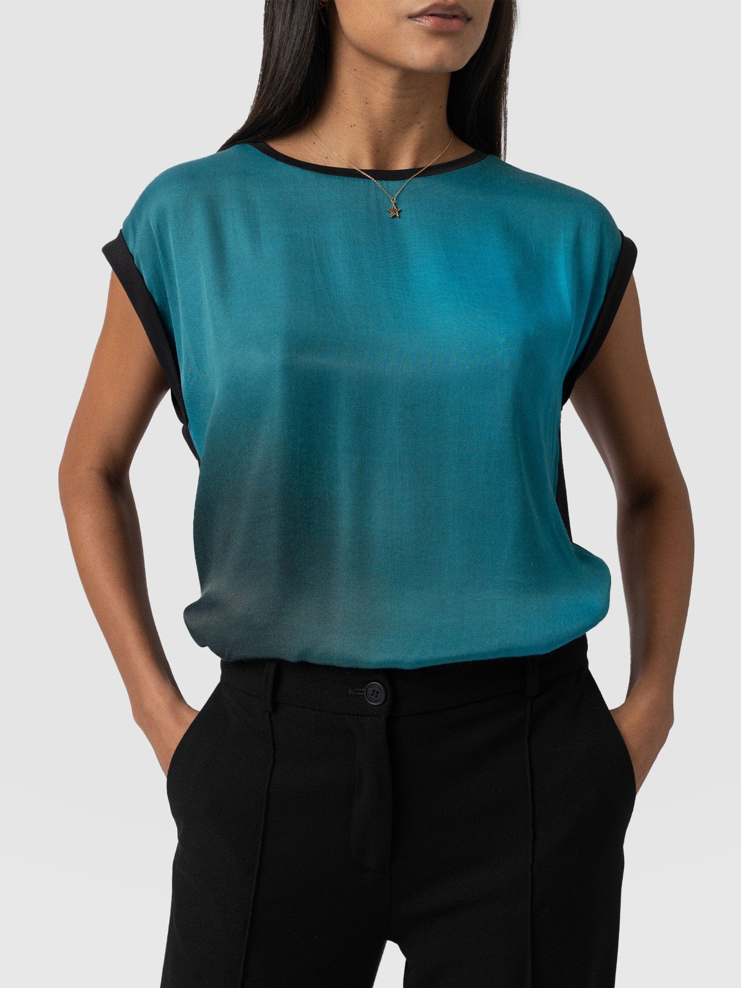 Turn Up Contrast Tee Blue Coral - Women's T-Shirts | Saint + Sofia® USA