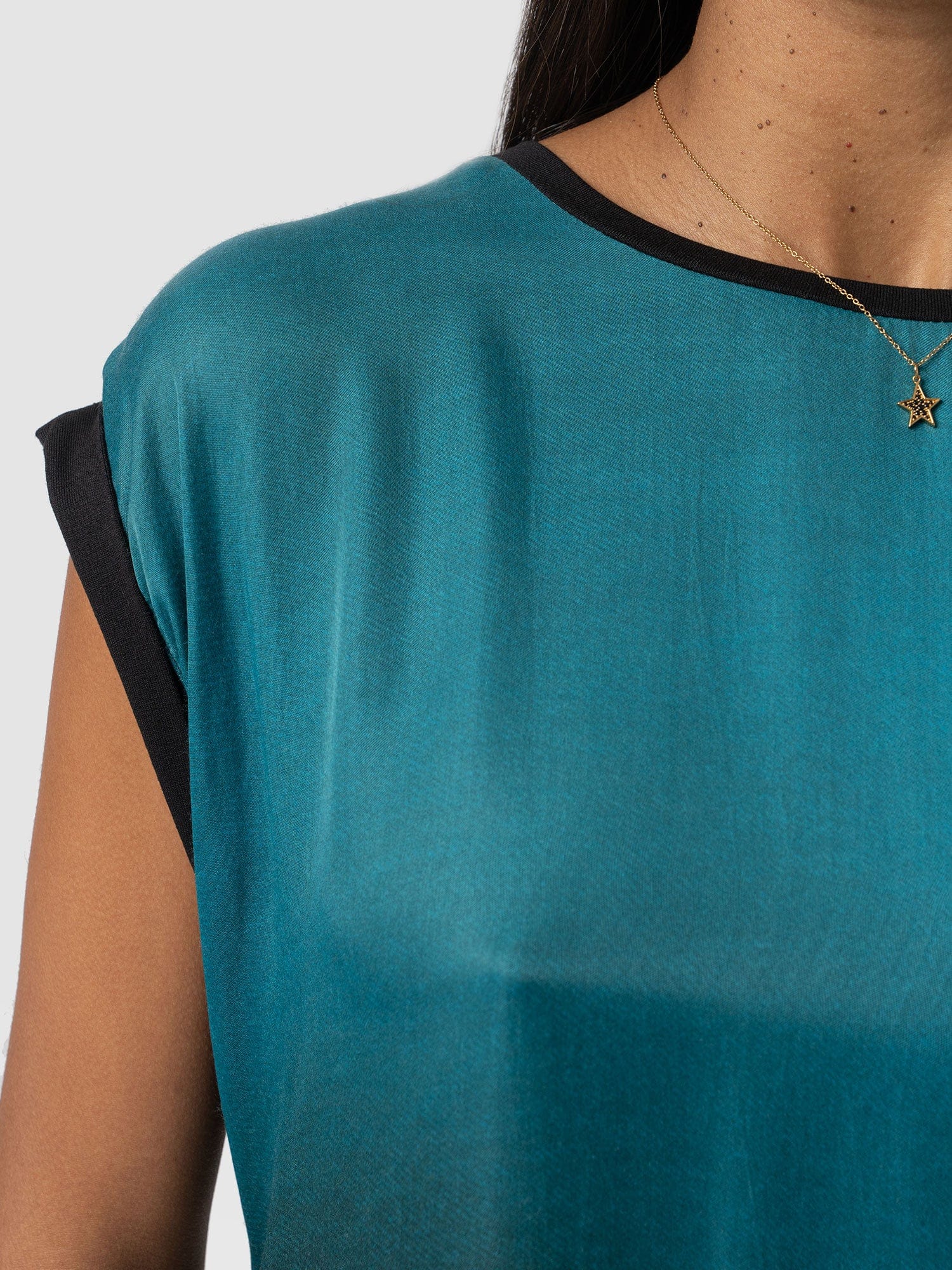 Turn Up Contrast Tee Blue Coral - Women's T-Shirts | Saint + Sofia® USA