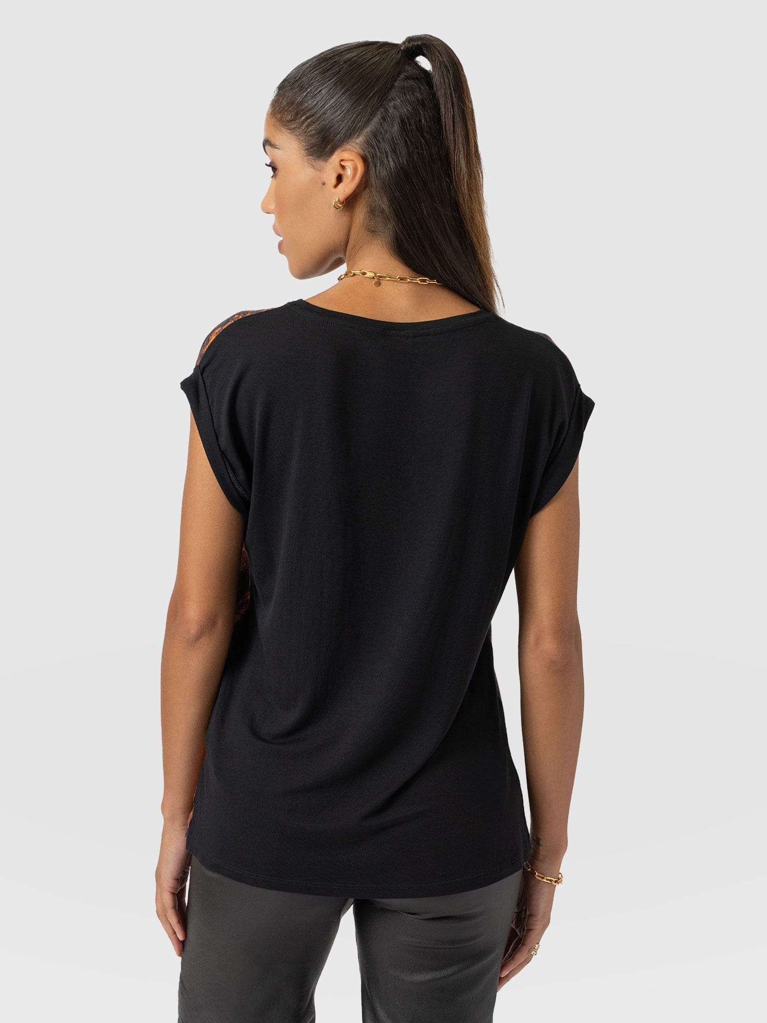 Turn Up Contrast Tee - Brown Marble - Women's T-shirts | Saint + Sofia® USA