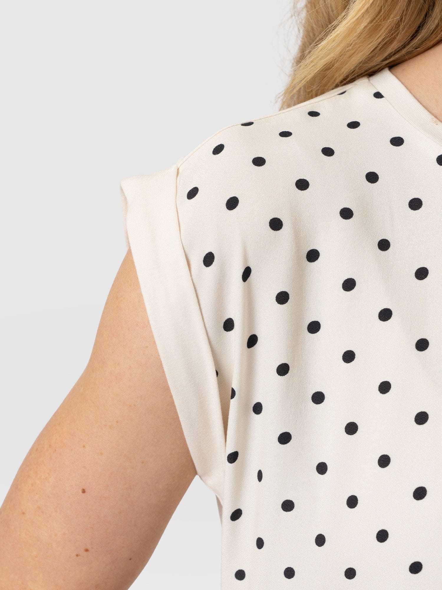 Turn Up Contrast Tee - Cream Polka Dot - Women's T-shirts | Saint + Sofia® USA