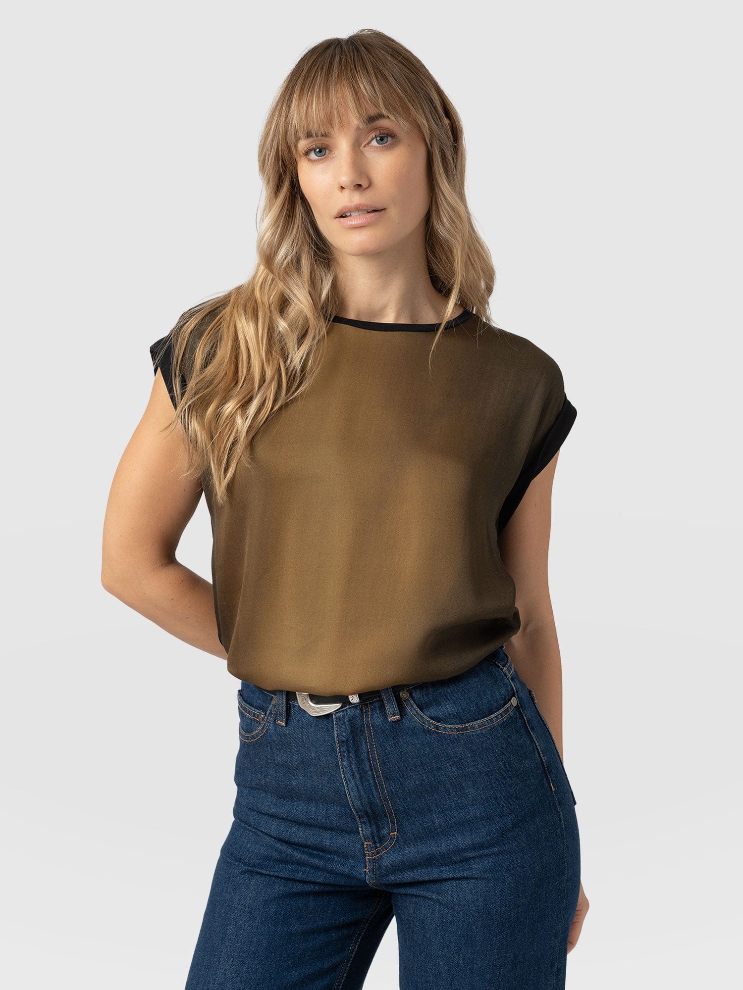 Turn Up Contrast Tee Khaki Gradient - Women's T-Shirts | Saint + Sofia® US