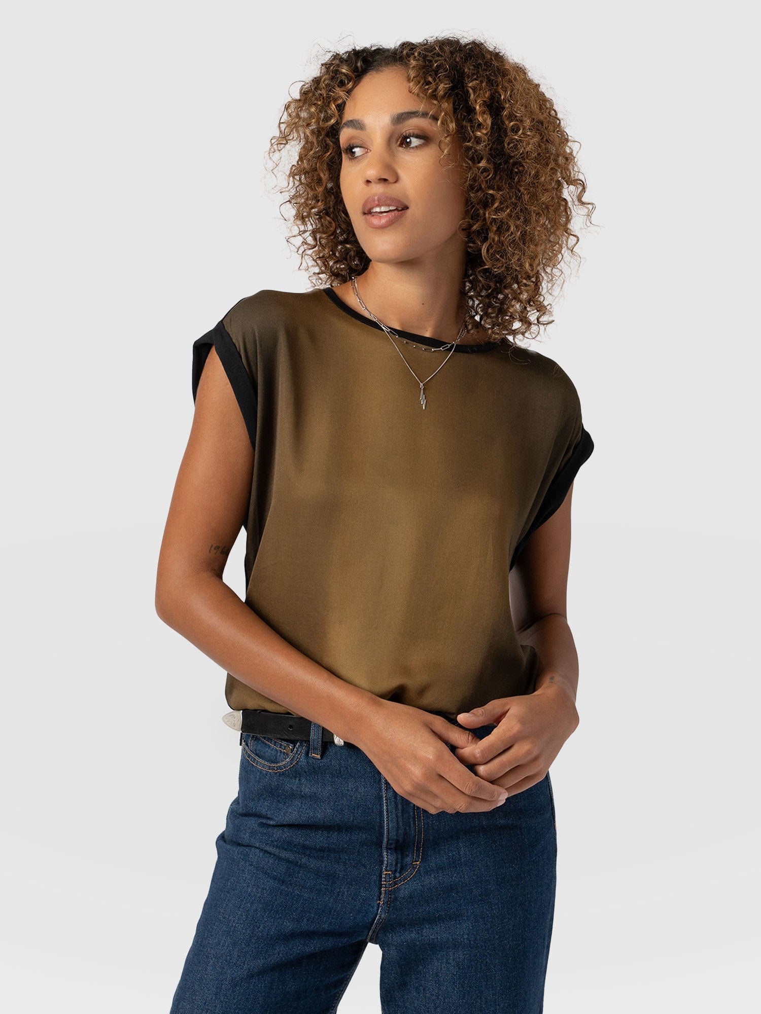 Turn Up Contrast Tee Khaki Gradient - Women's T-Shirts | Saint + Sofia® US