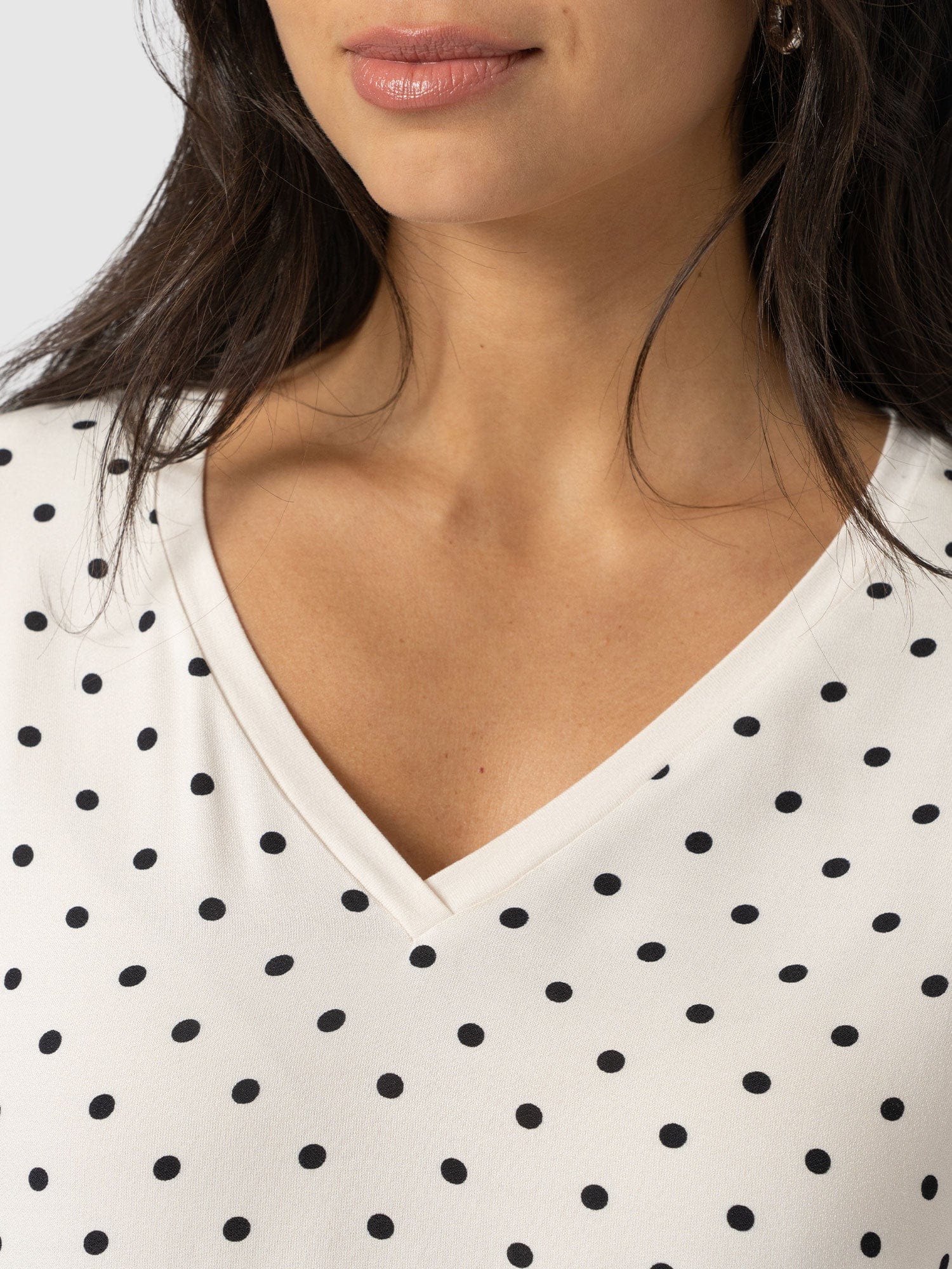 Turn Up Contrast V Neck Tee - Cream Polka Dot - Women's T-shirts | Saint + Sofia® USA